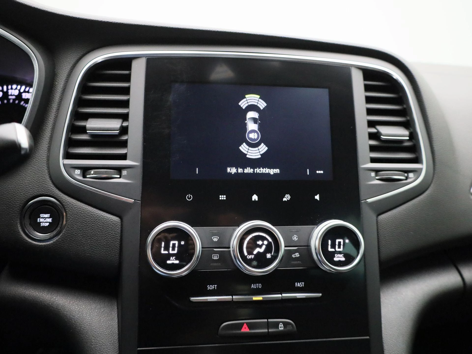 Renault-Mégane Grand Tour-image-23