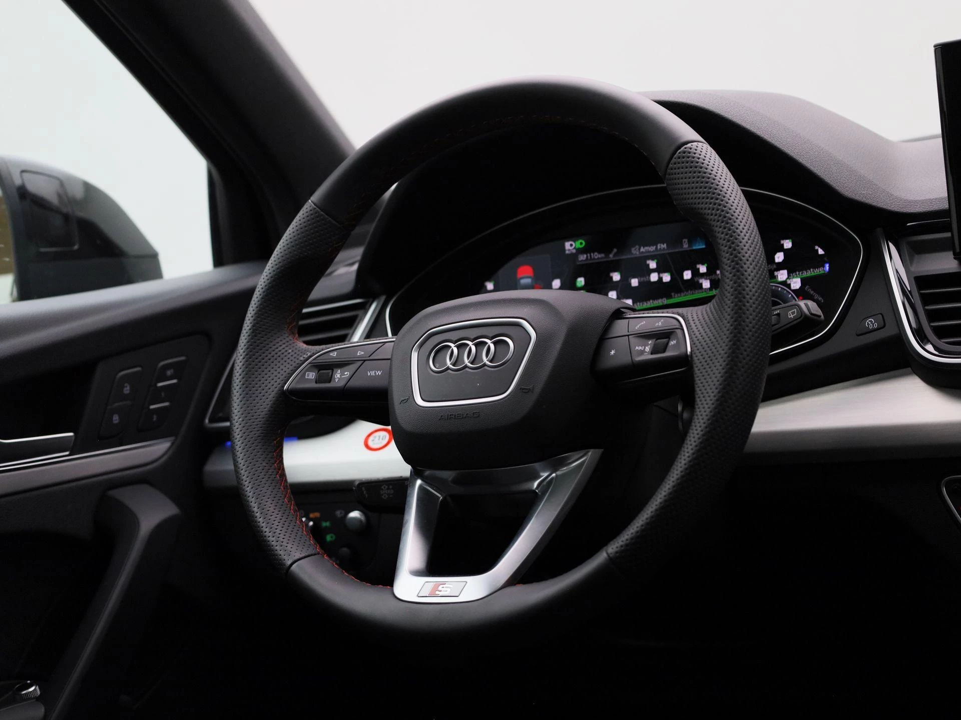 Audi Q5 50 TFSI e S edition Competition 299 PK
