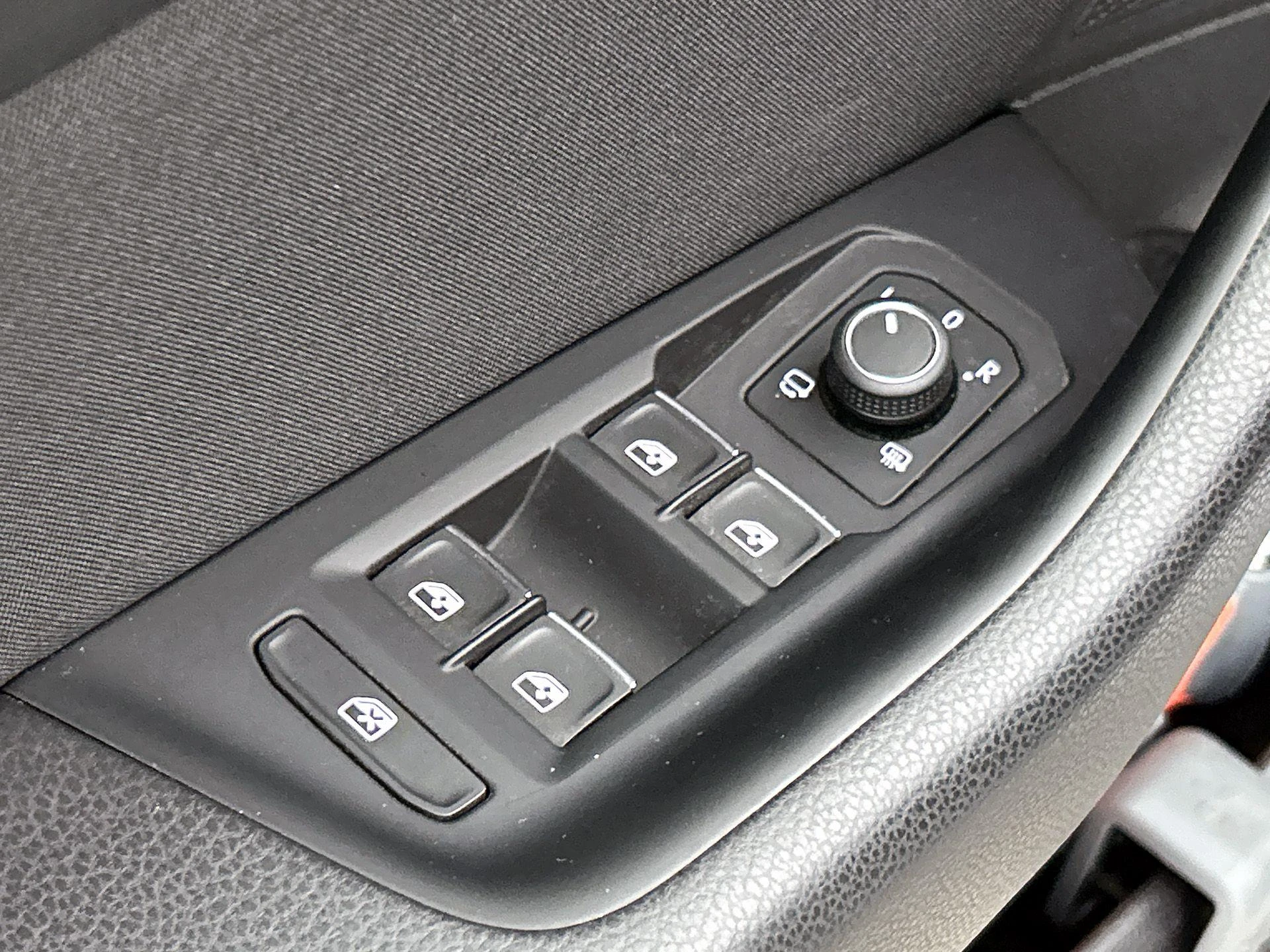 Volkswagen-Passat-image-30