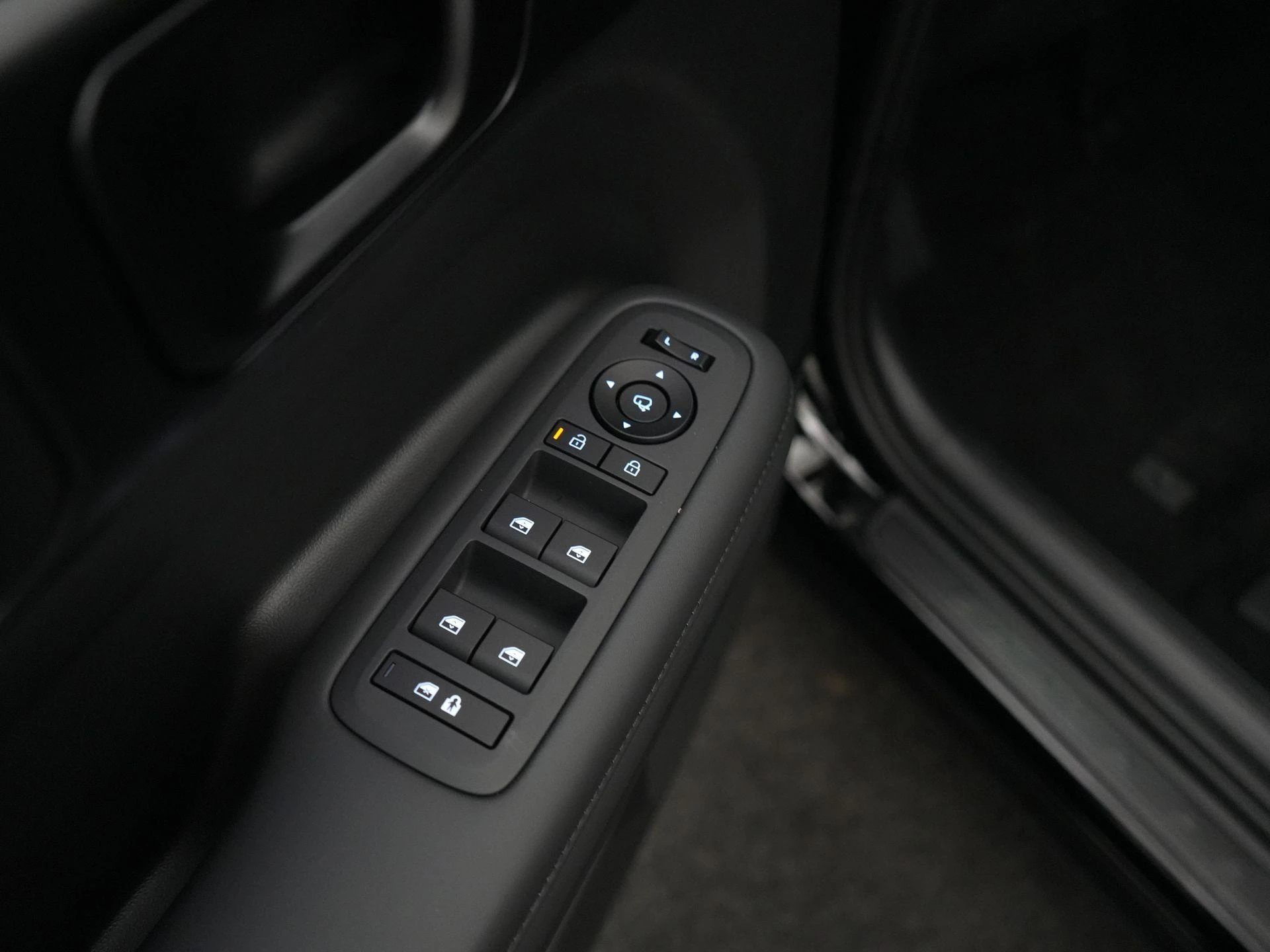 Hyundai-Santa Fe-image-33