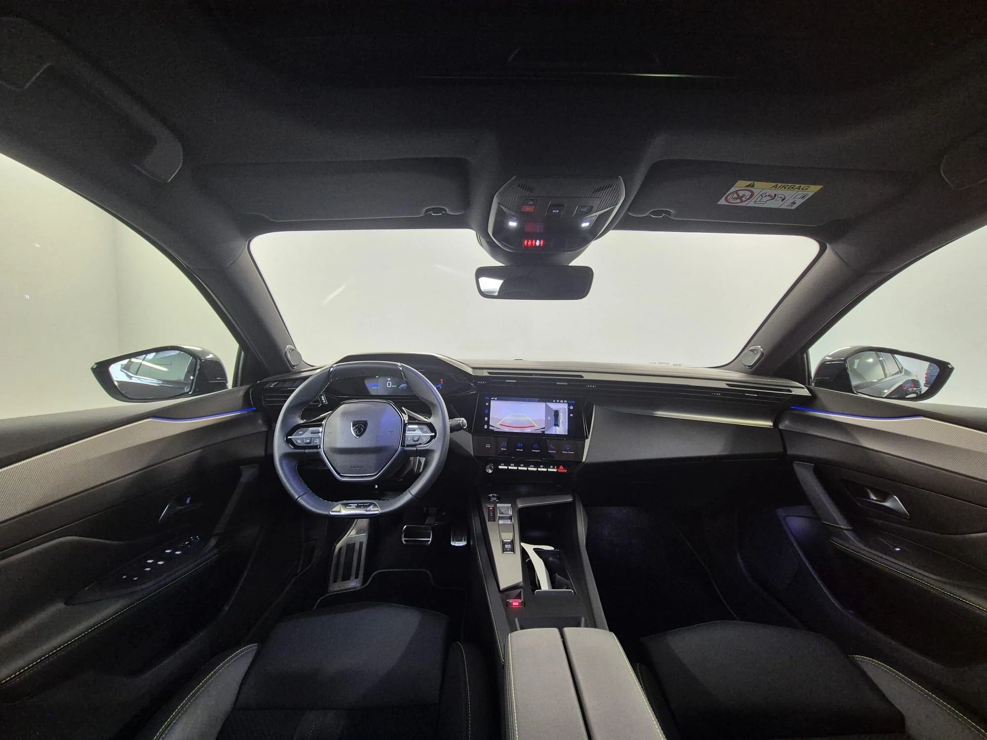 Peugeot 408 e-408 210 GT