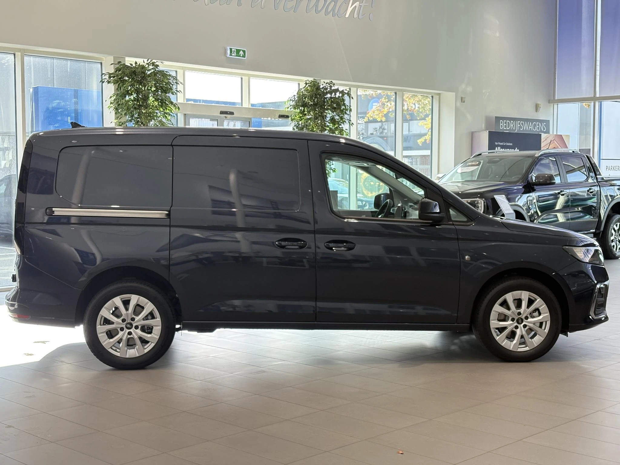 Ford-Transit Connect-image-3