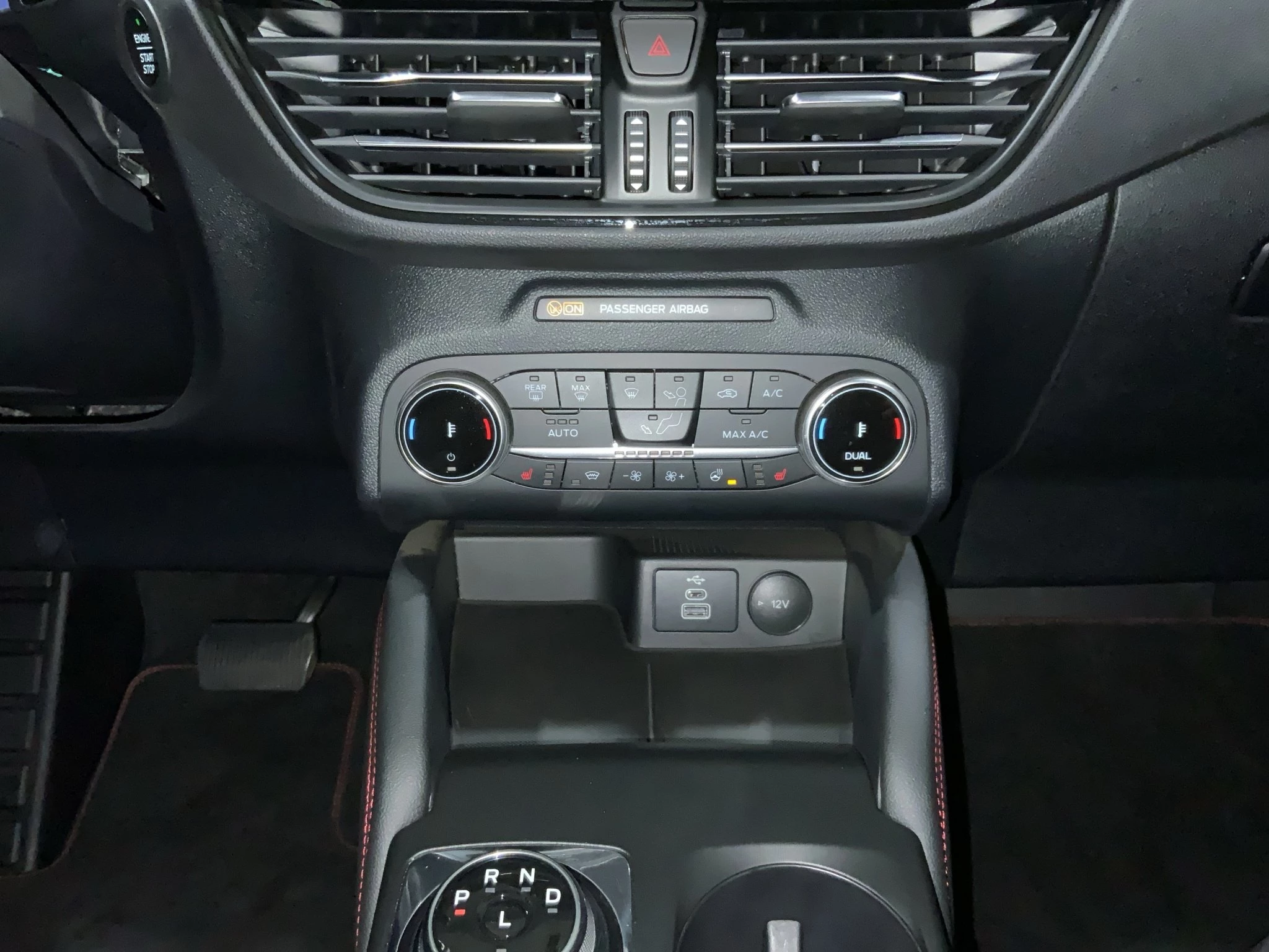 Ford Kuga ST-Line 2.5 Duratec FHEV CVT Sports Utility Vehicle. 140 kW. 5-türig
