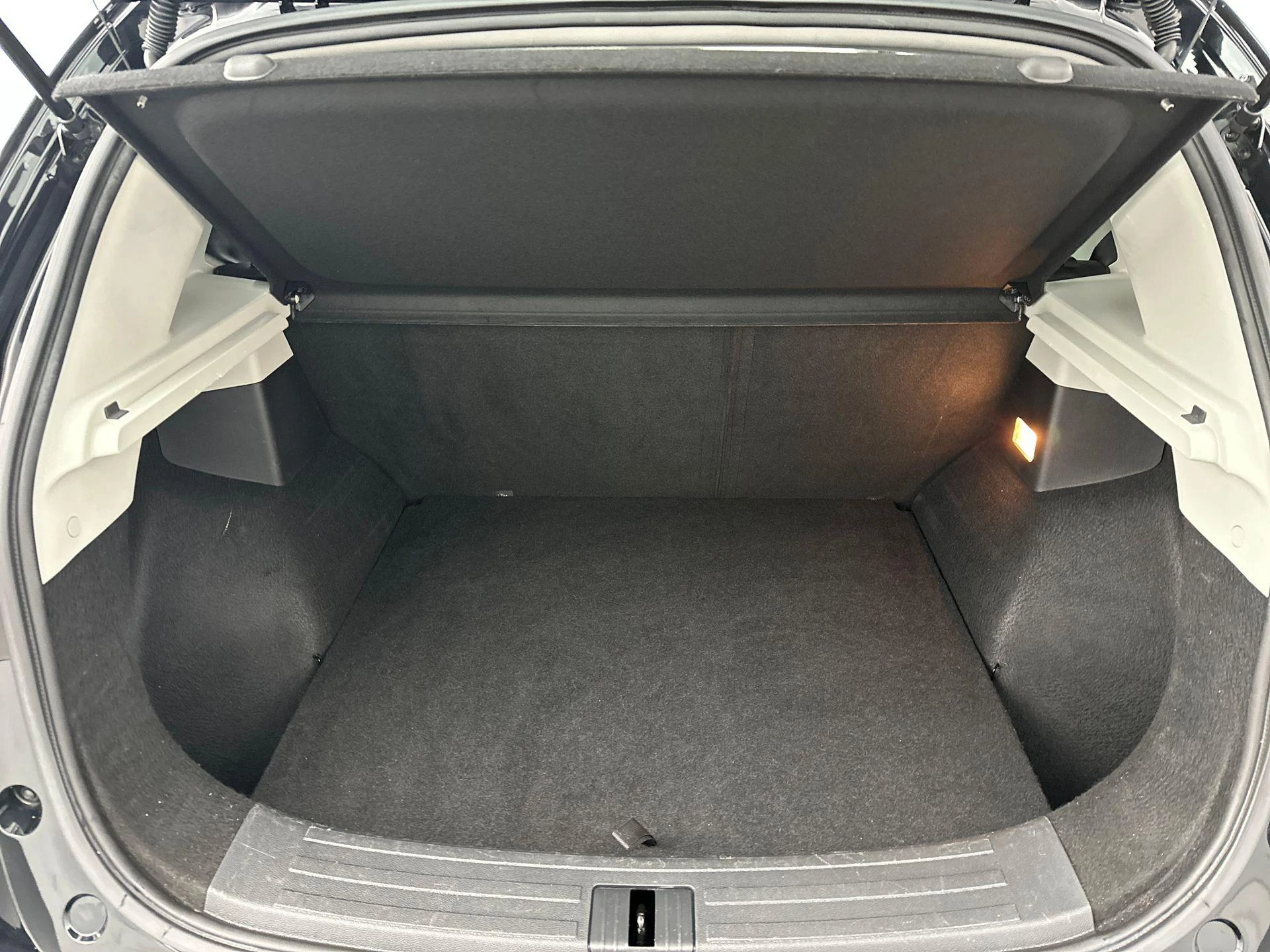 MG ZS EV Standard Range Luxury 50 kWh