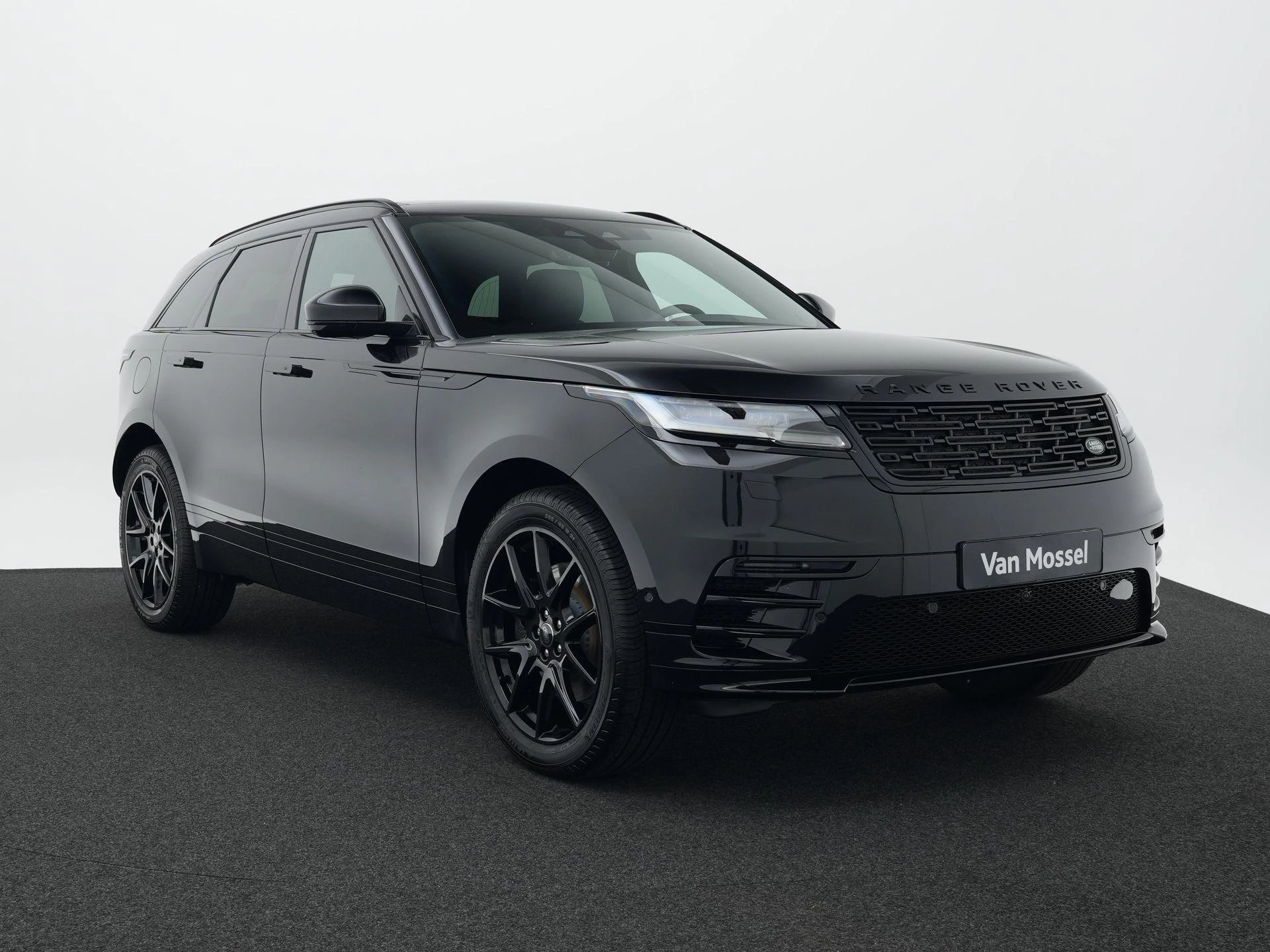Land Rover-Range Rover Velar-image-13