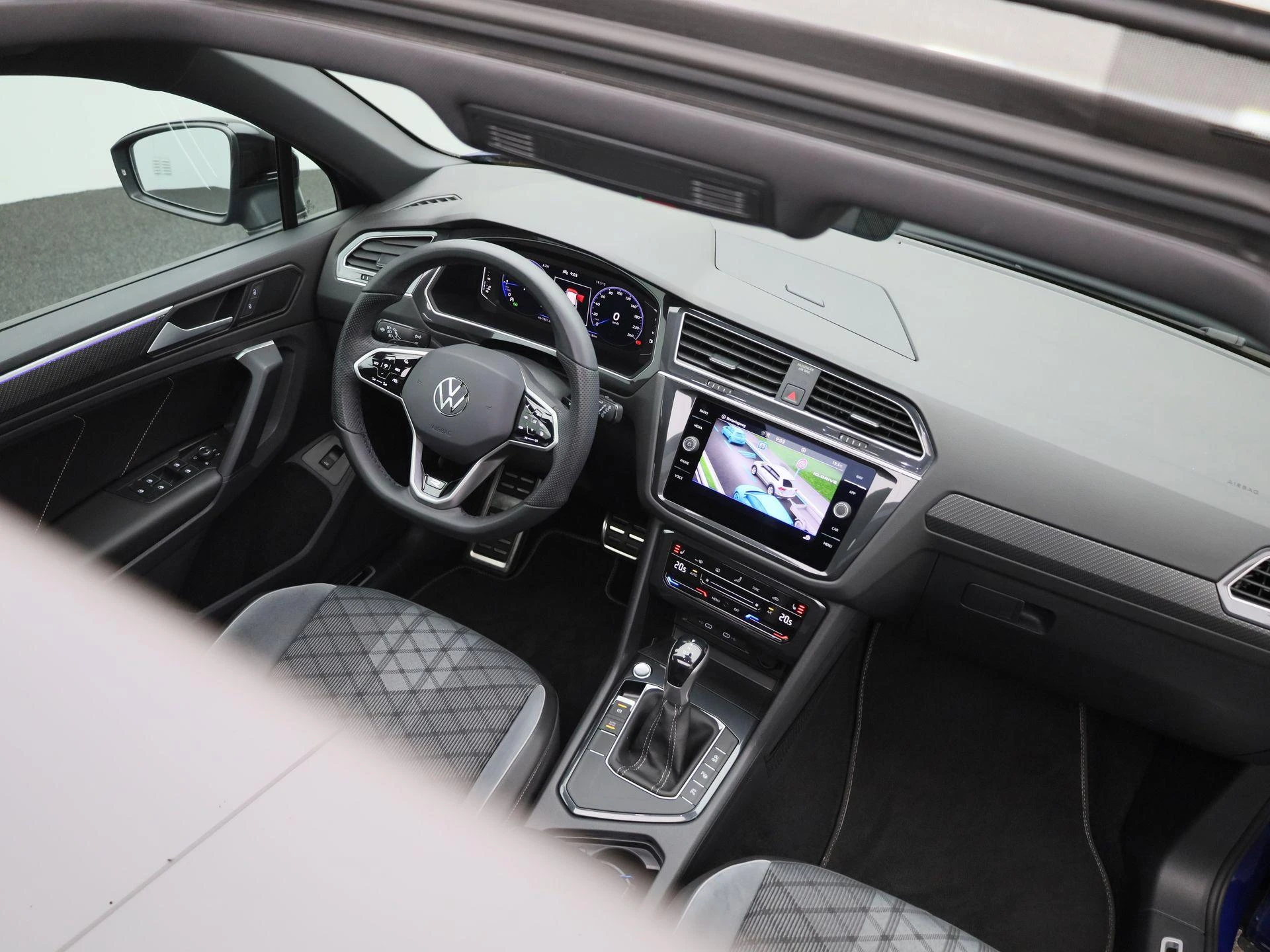 Volkswagen-Tiguan-image-36