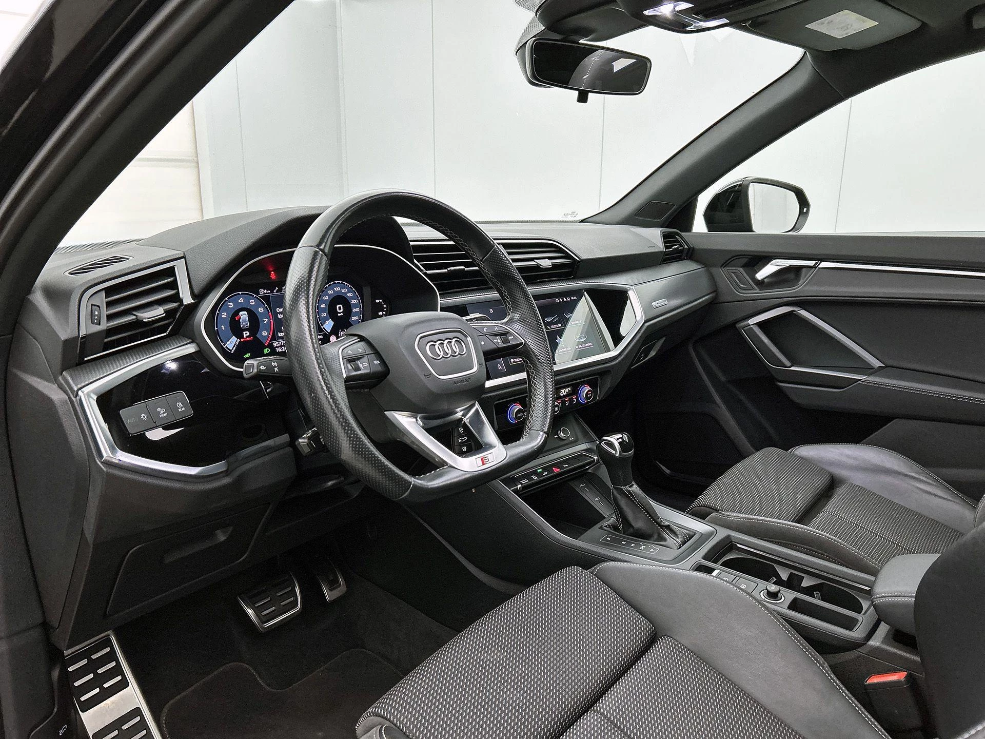 Audi Q3 45 TFSI e S edition 245 PK