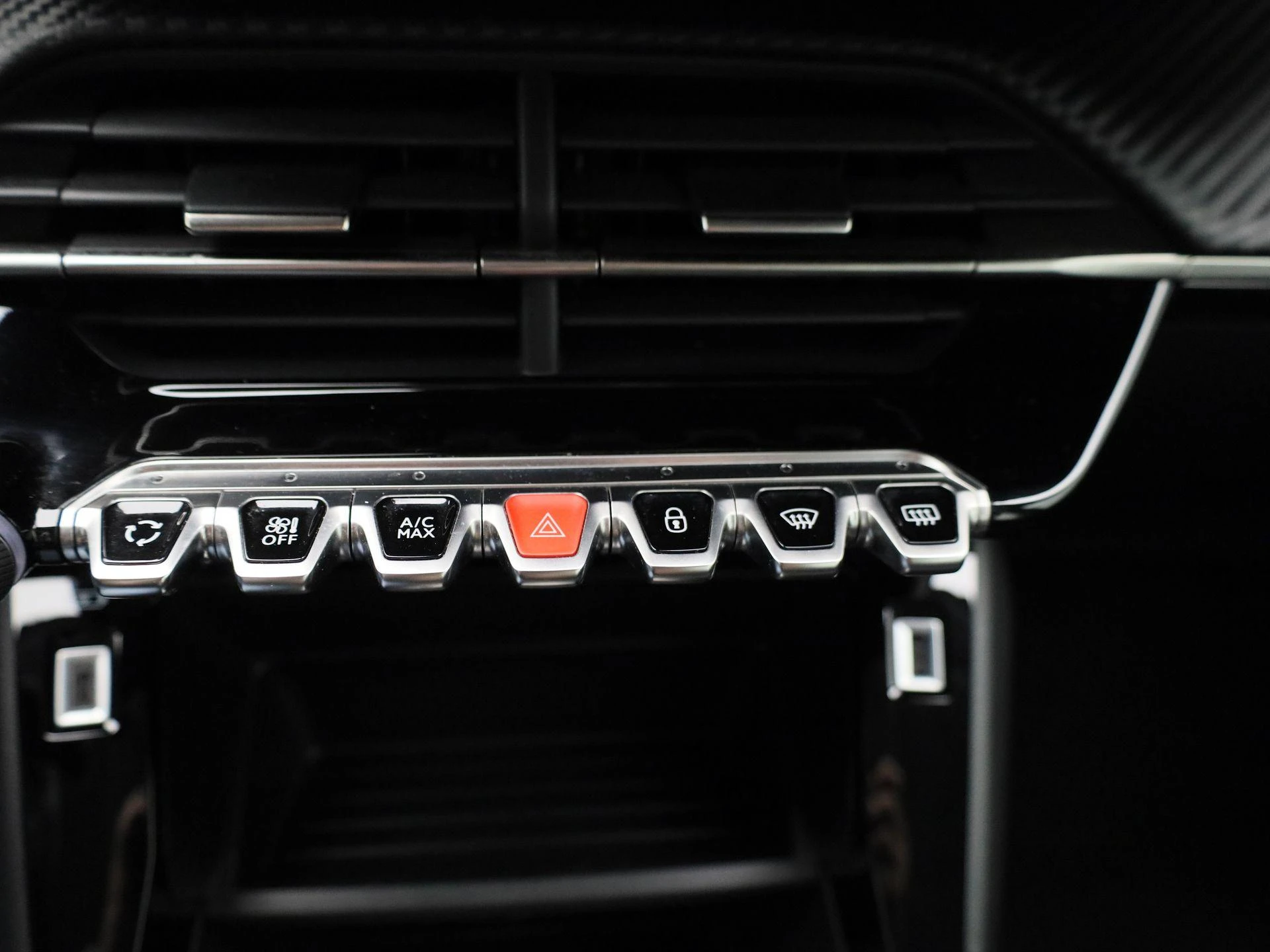 Peugeot-e-208-image-29