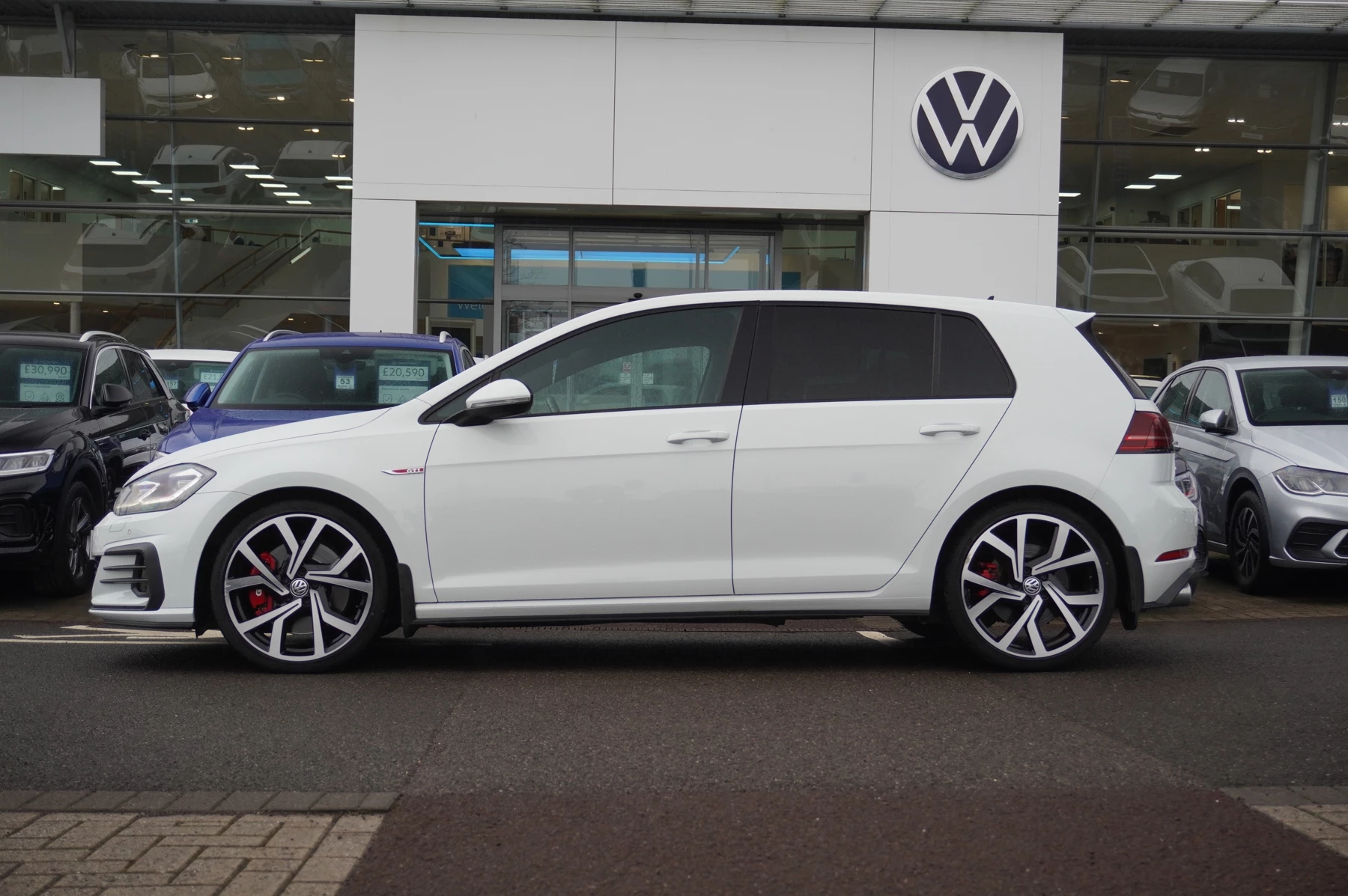 Volkswagen-Golf-image-15