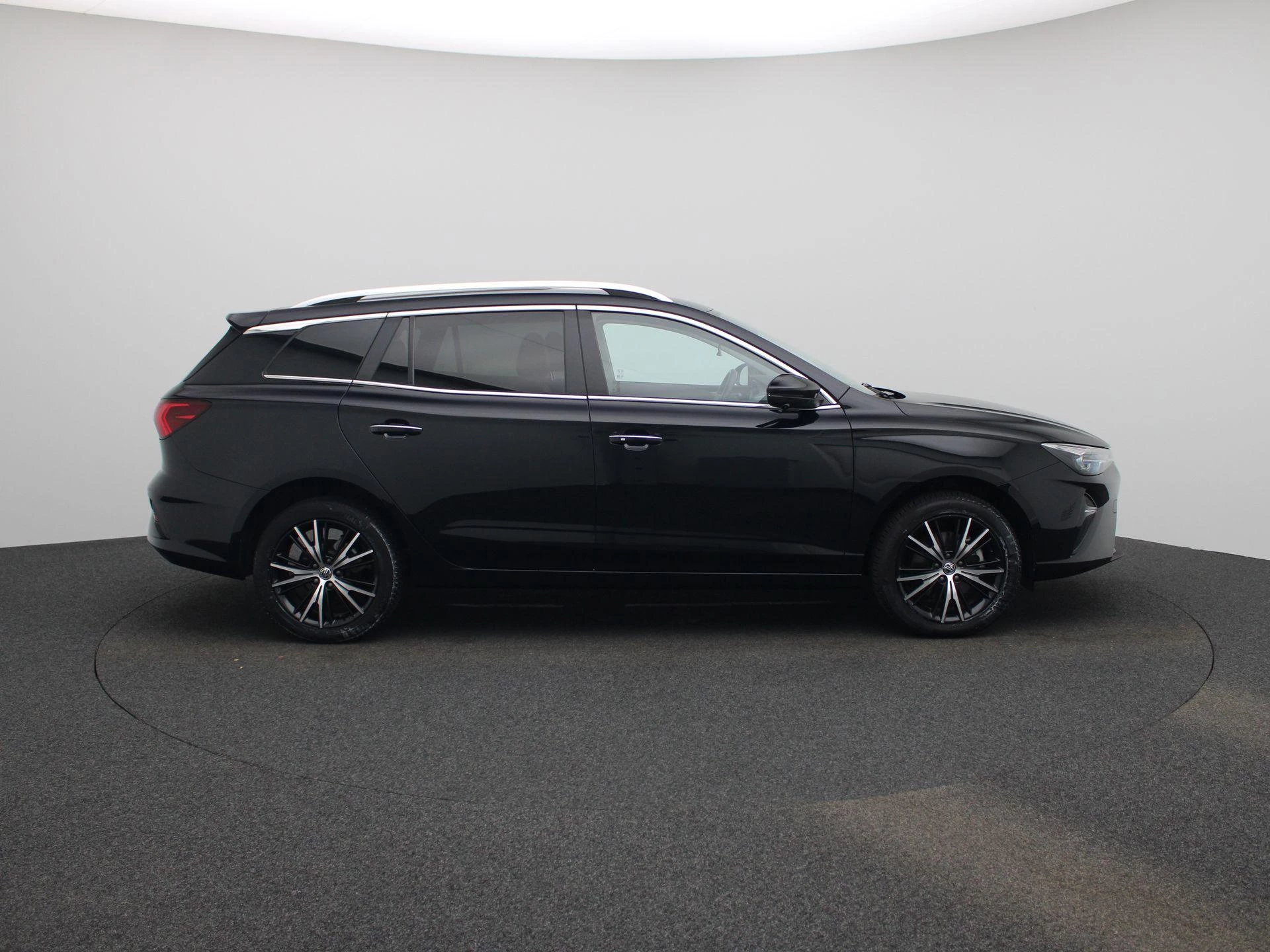 MG MG5 Electric Luxury Long Range 61 kWh