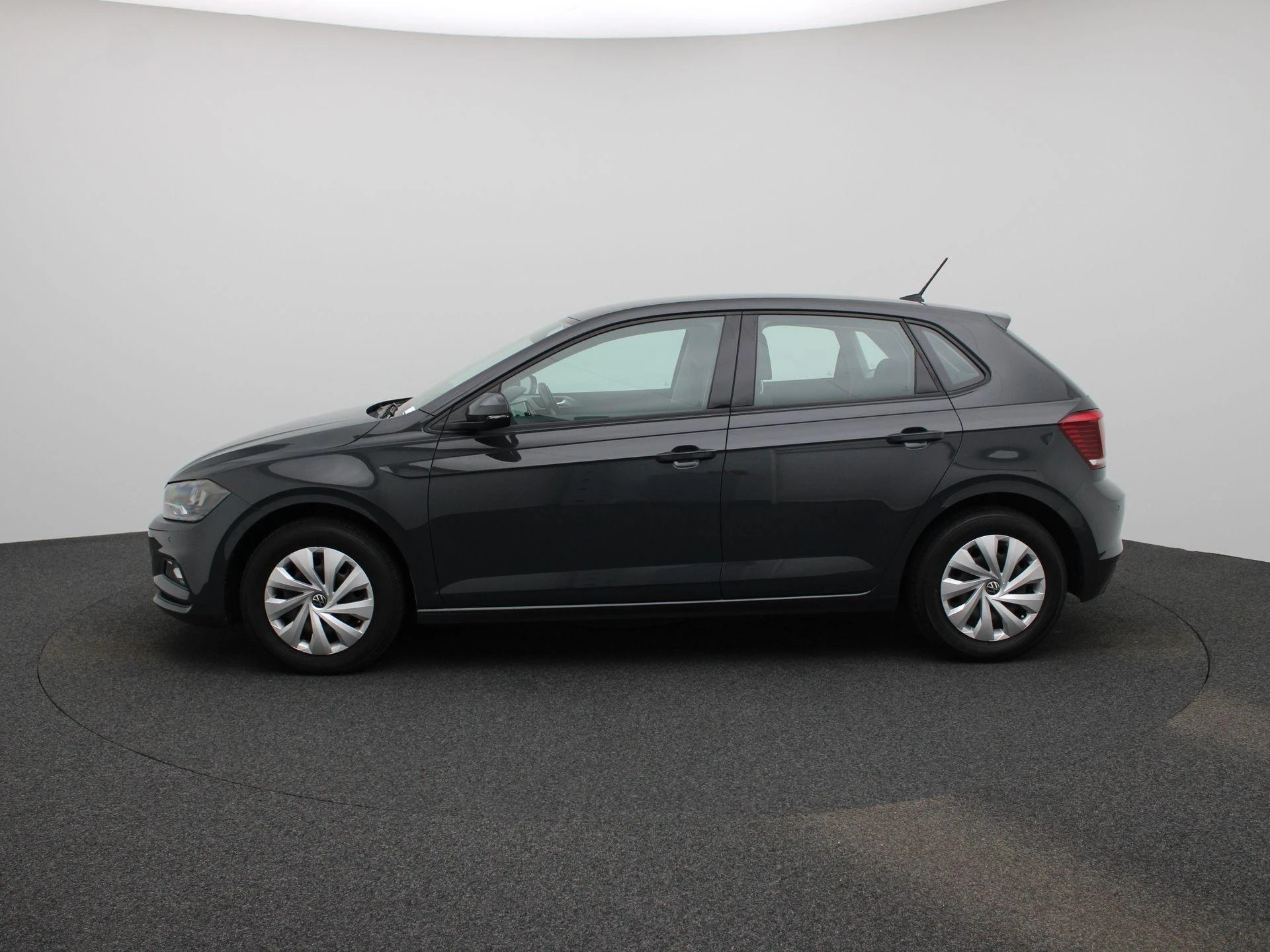 Volkswagen-Polo-image-3