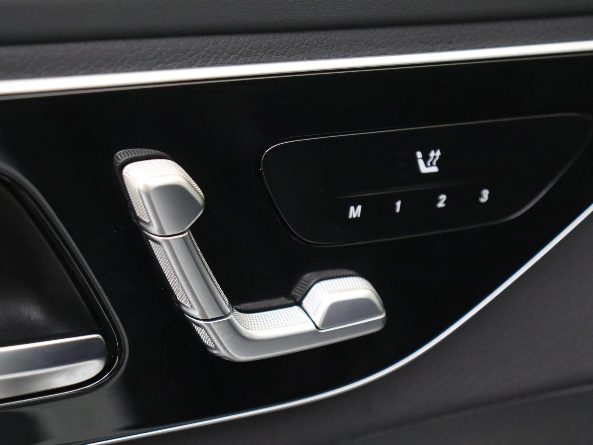 Mercedes-Benz-C-Klasse-image-26