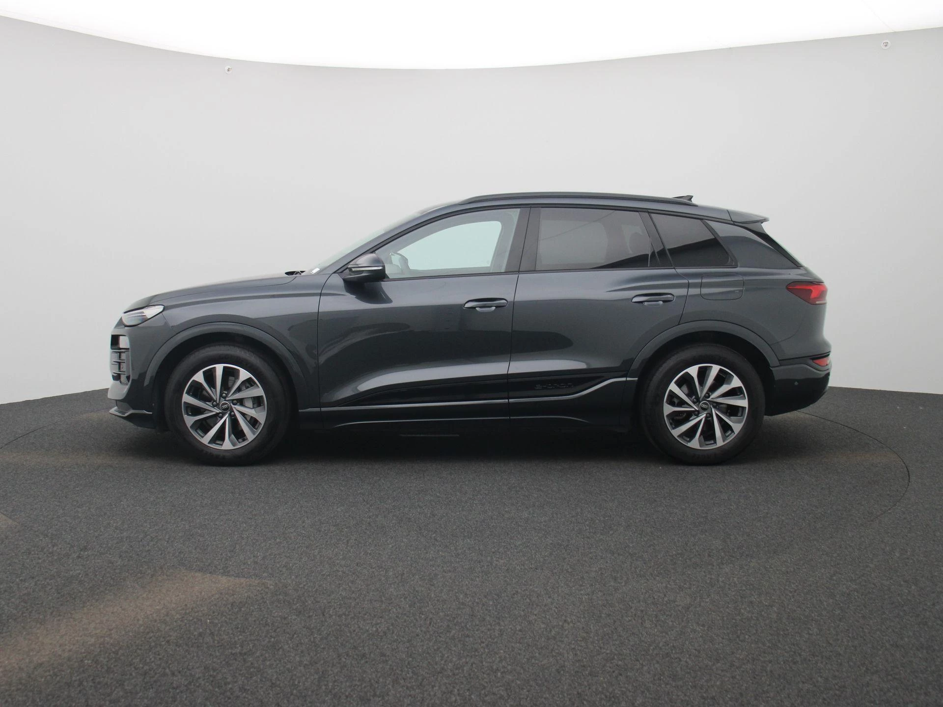 Audi-Q6 e-tron-image-3