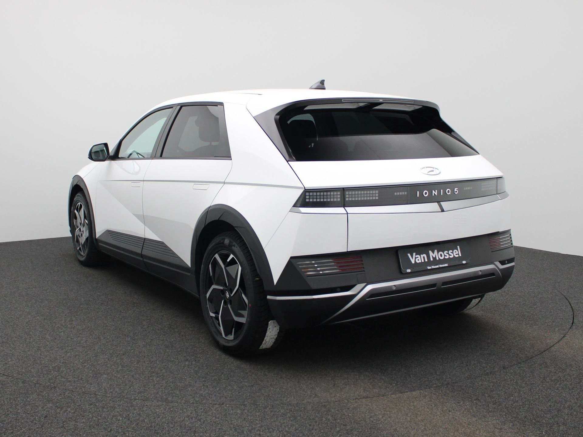 Hyundai-IONIQ 5-image-1