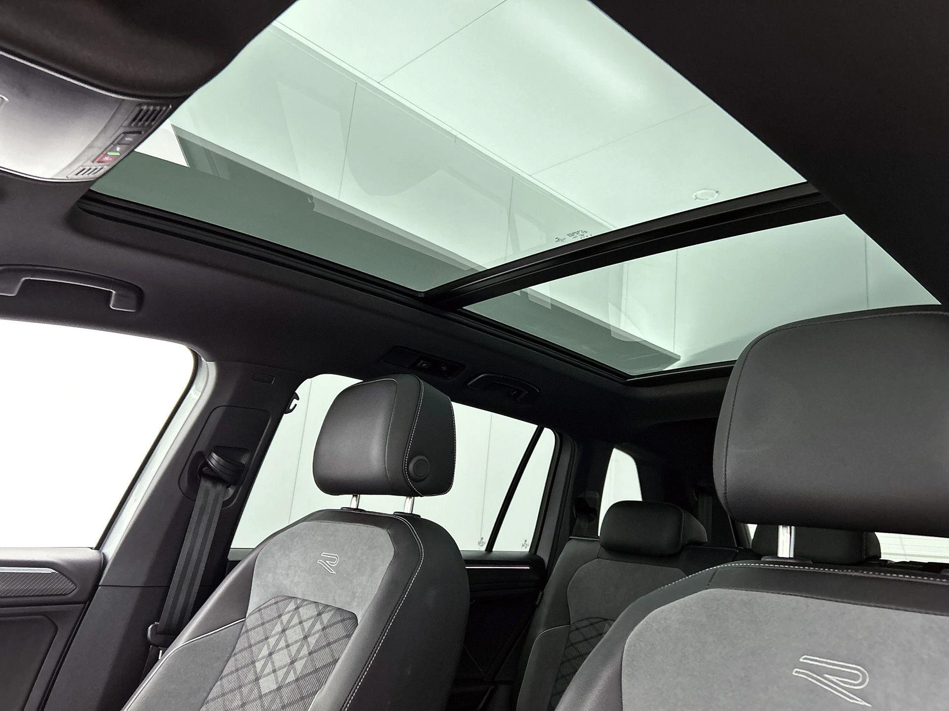 Volkswagen-Tiguan Allspace-image-38