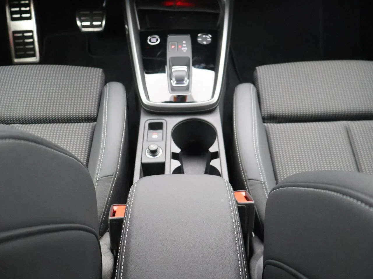 Audi A3 Sportback PHEV Audi A3 Sportback Competition 45TFSIe 245PK *AUTOMAAT*3X S-LINE*CAMERA*PDC*SPORTZETELS*ACC*NAVI*APP-CONNECT*...*