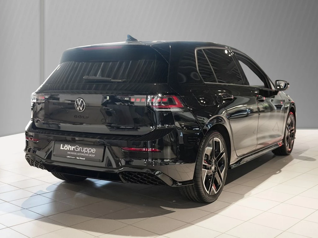 Volkswagen Golf 1,5 l eTSI DSG R-Line AHK HKSOUND PANO LED