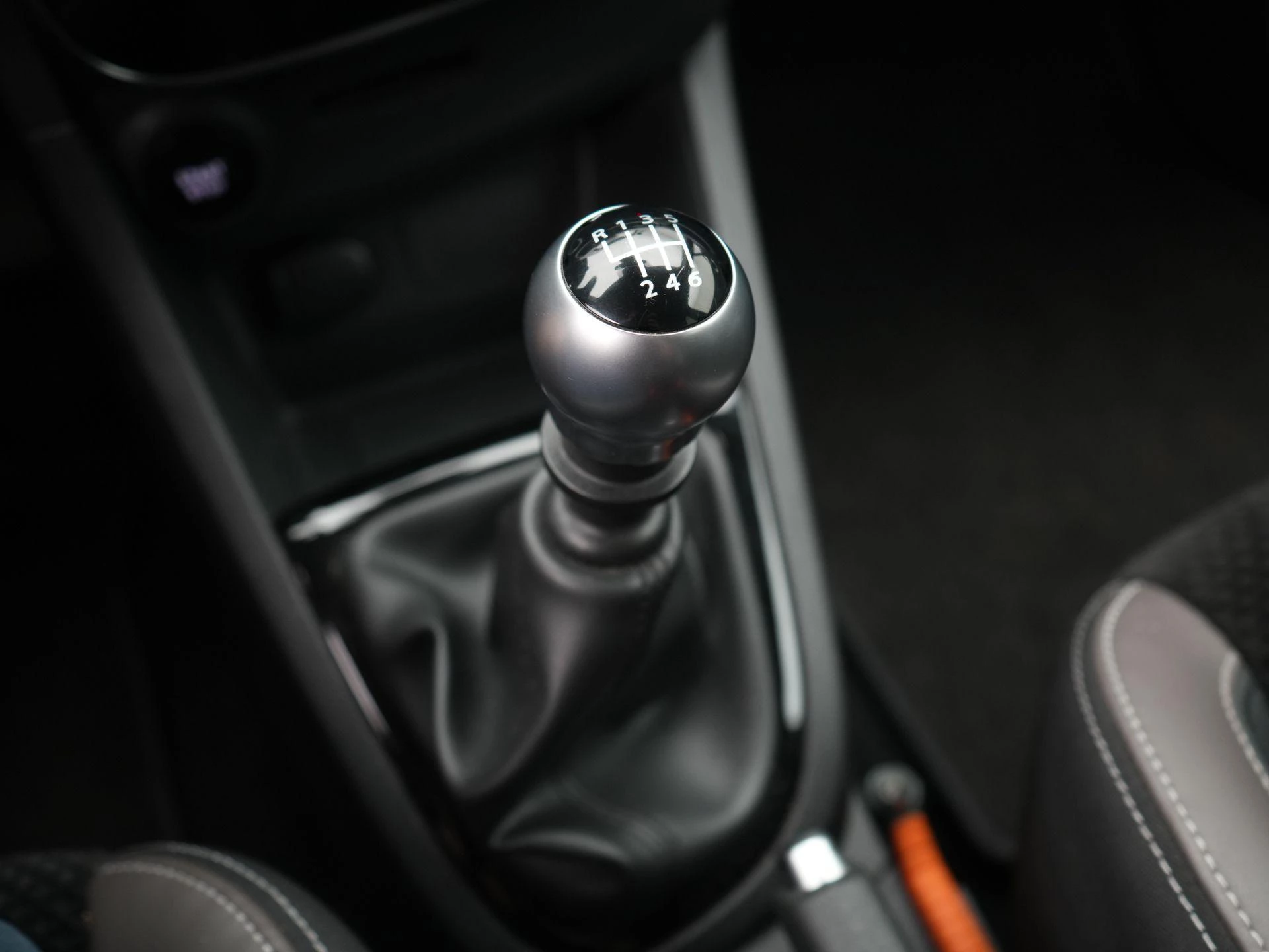 Renault-Clio-image-16