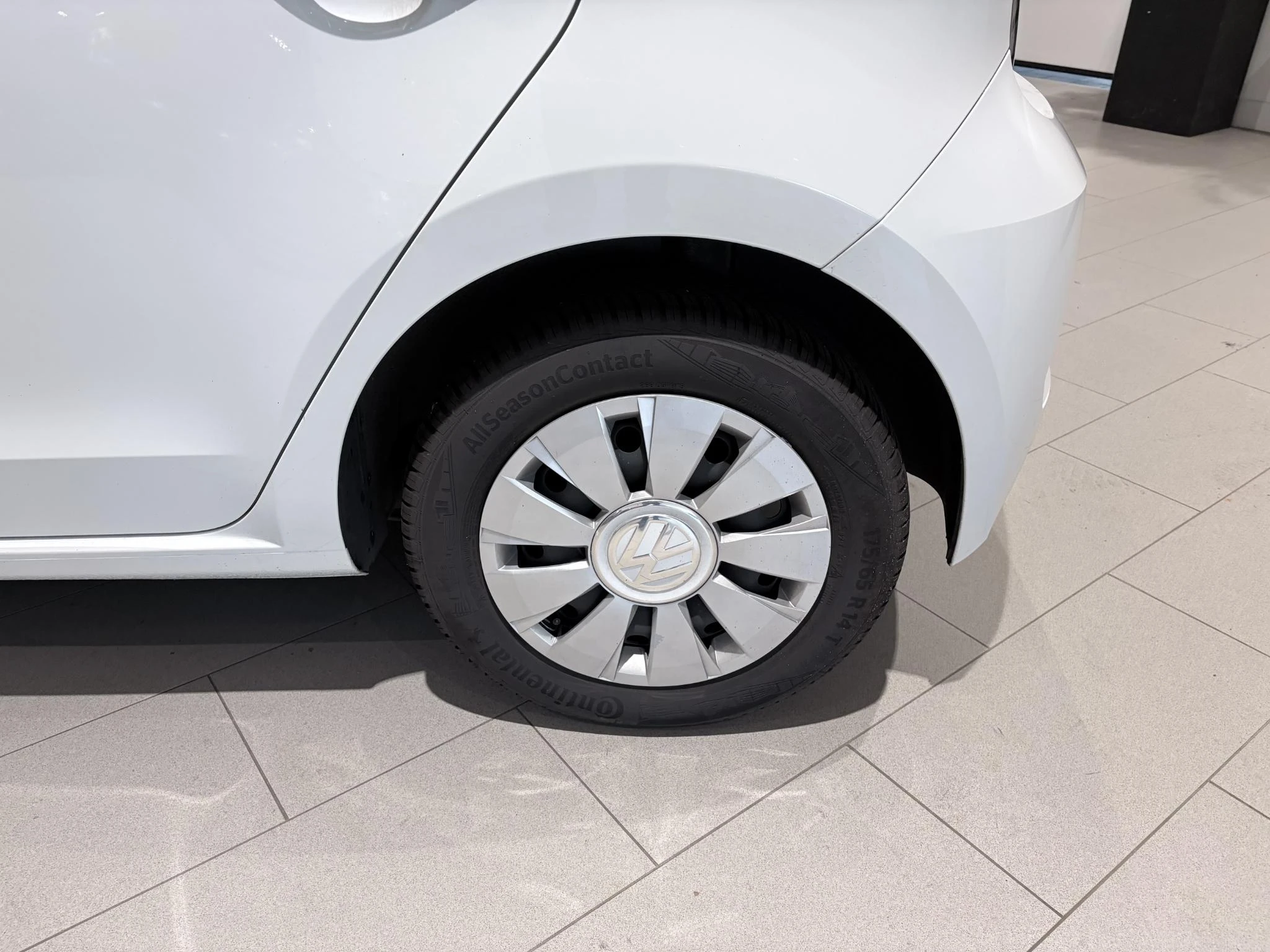 Volkswagen-up!-image-2
