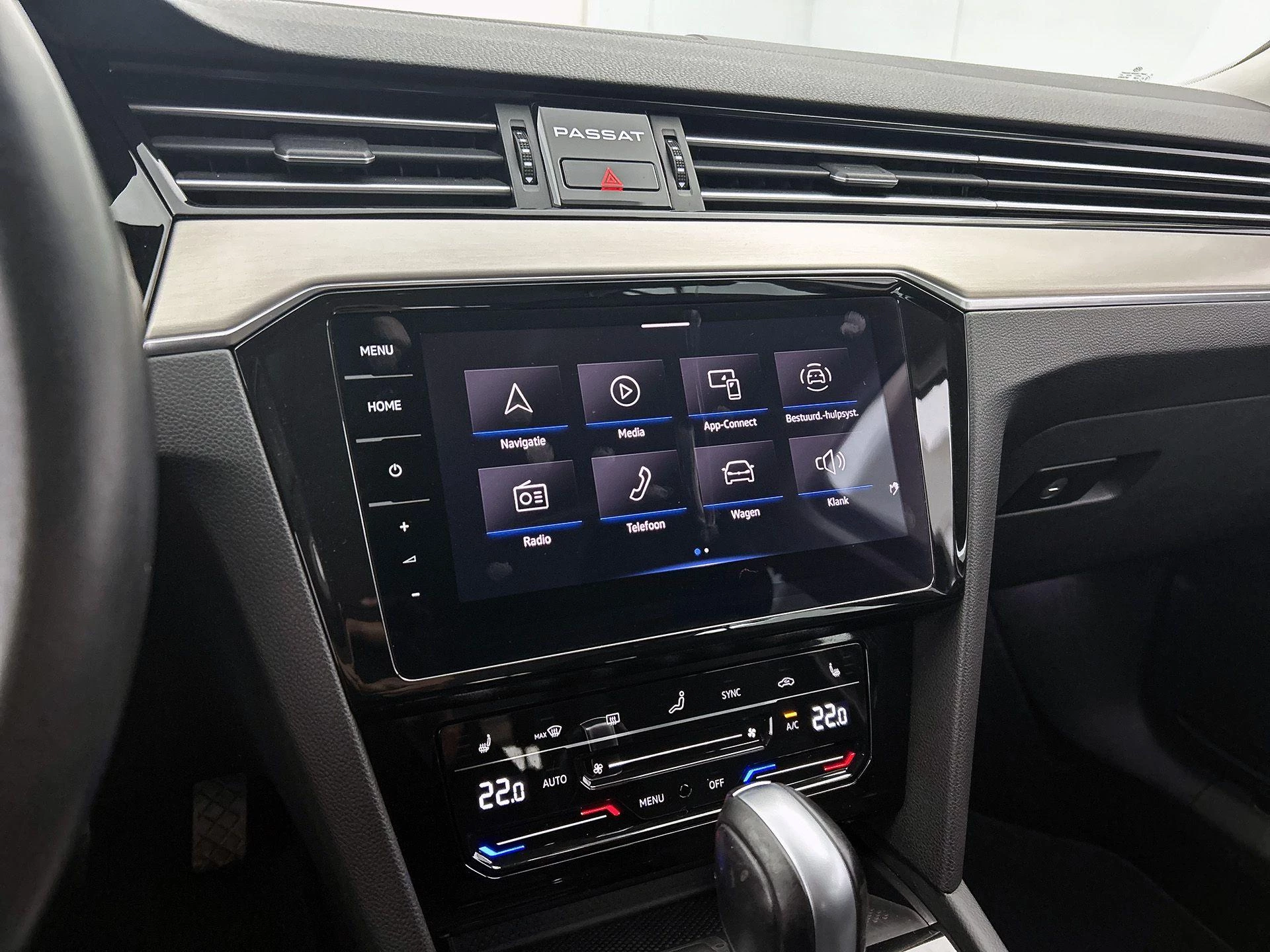 Volkswagen-Passat-image-6