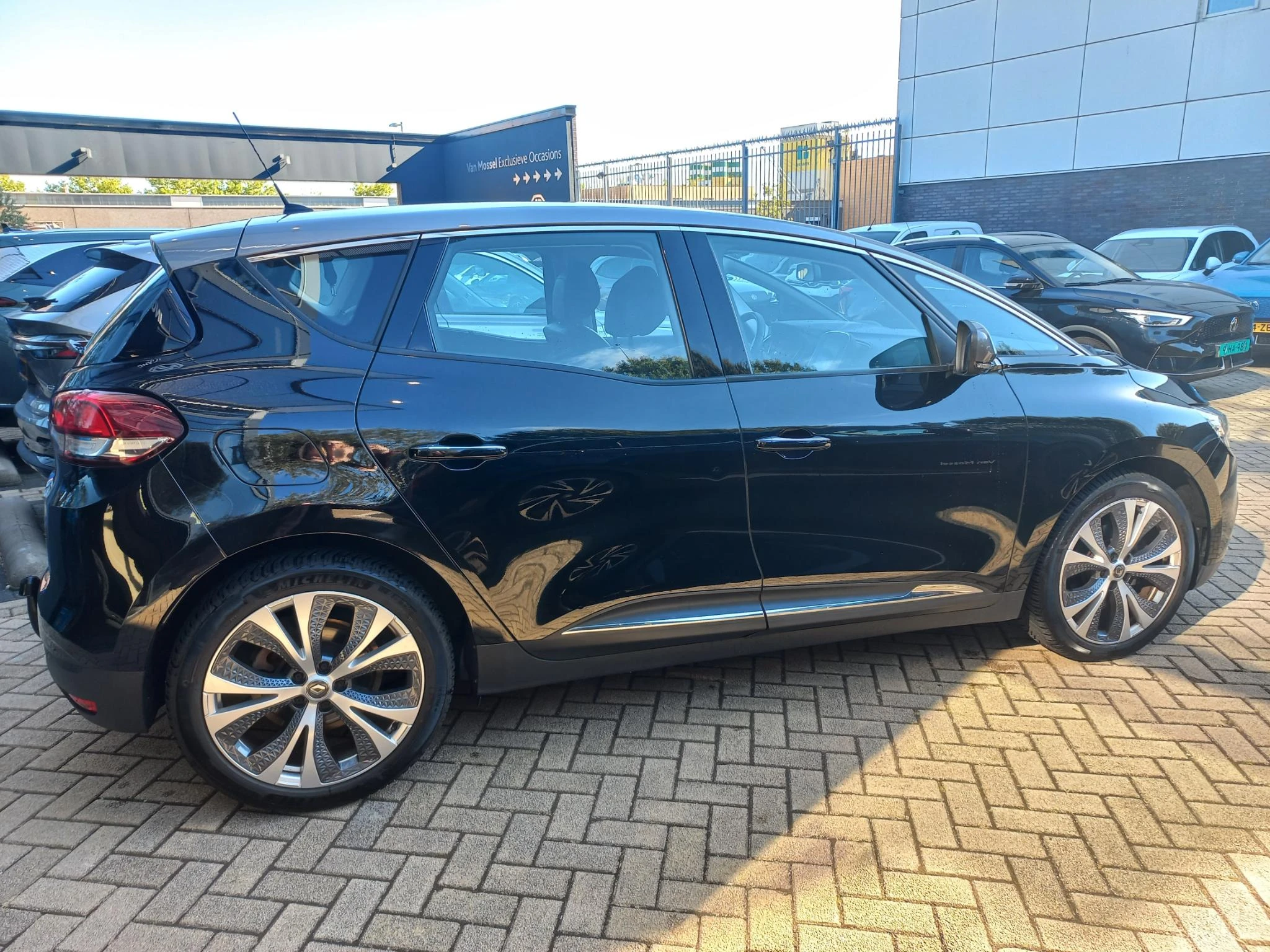 Renault-Scénic-image-5