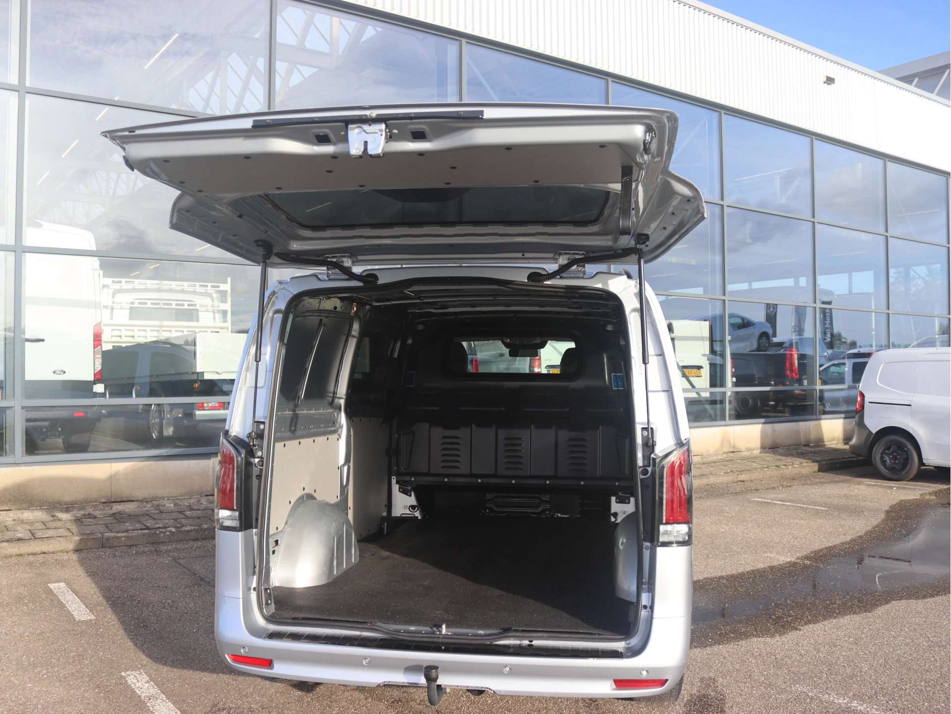 Mercedes-Benz-Vito-image-2
