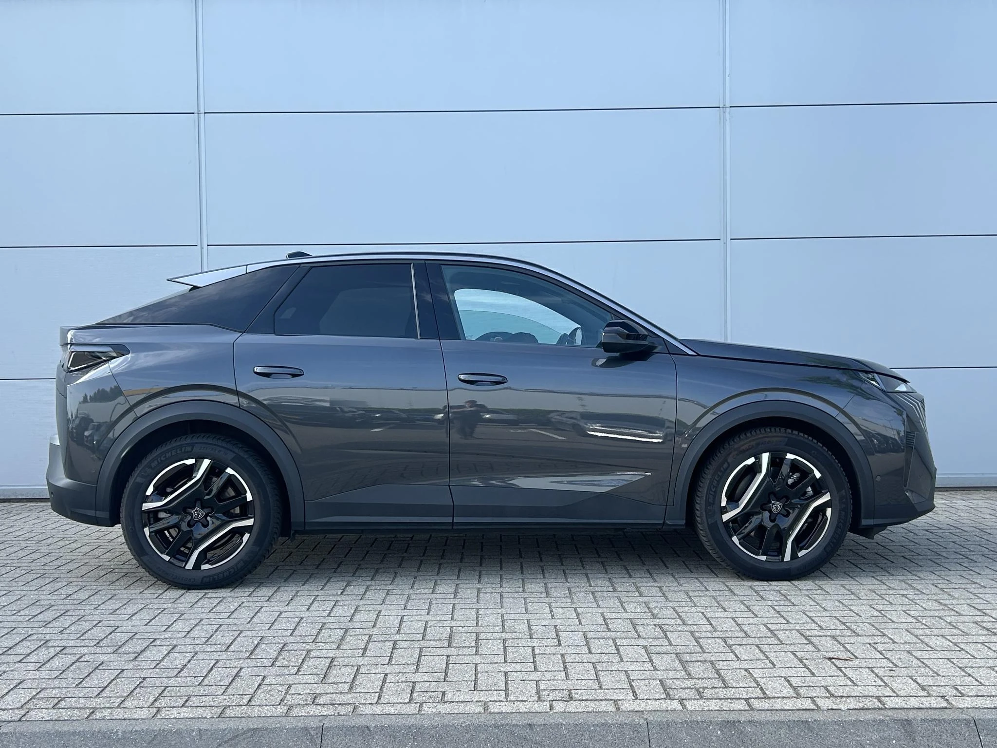 Peugeot-e-3008-image-2