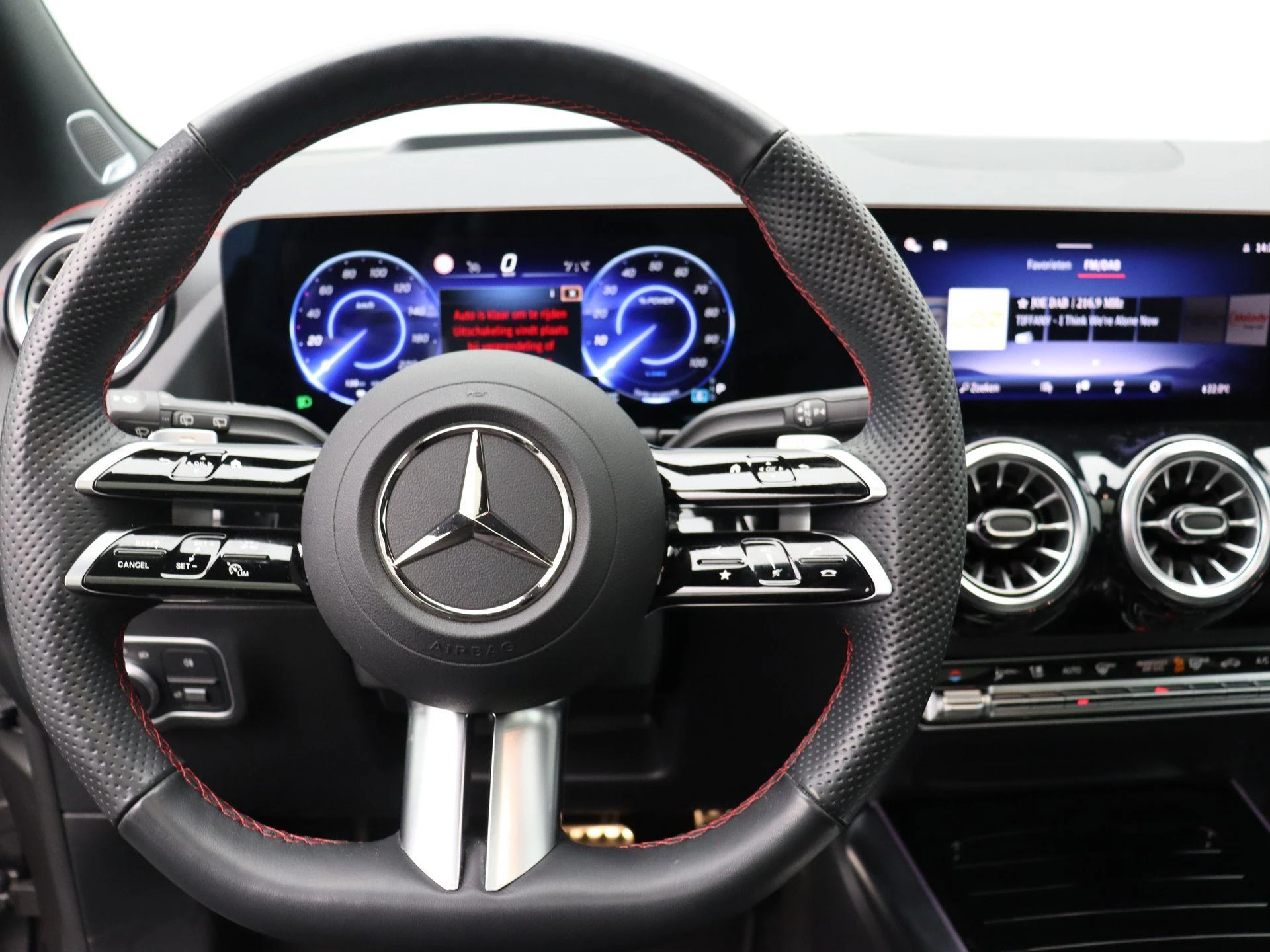 Mercedes-Benz EQA 250+ Star Edition + AMG + PANO DAK + BURMESTER + TREKHAAK + HEAD UP