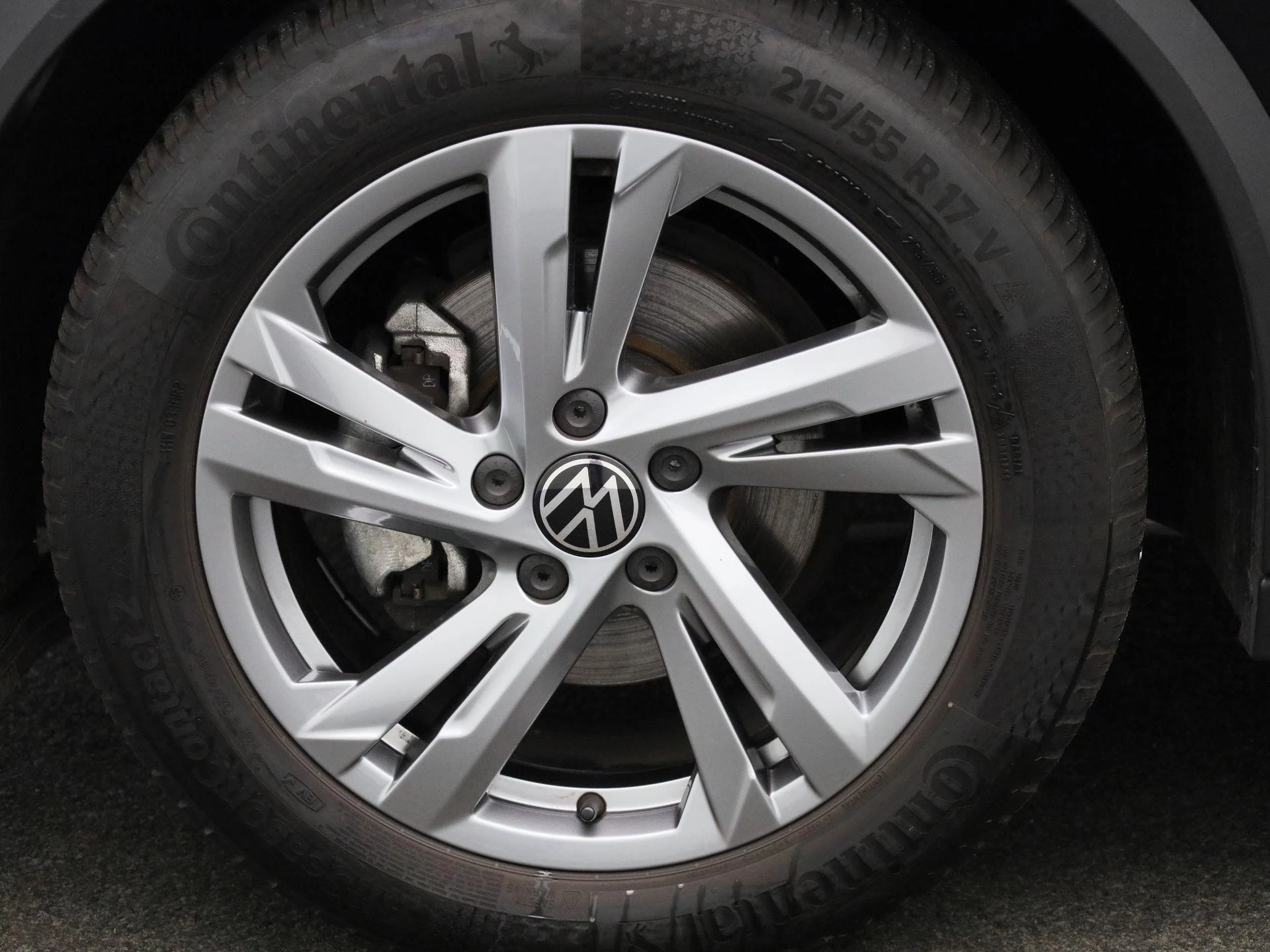 Volkswagen-T-Roc-image-11