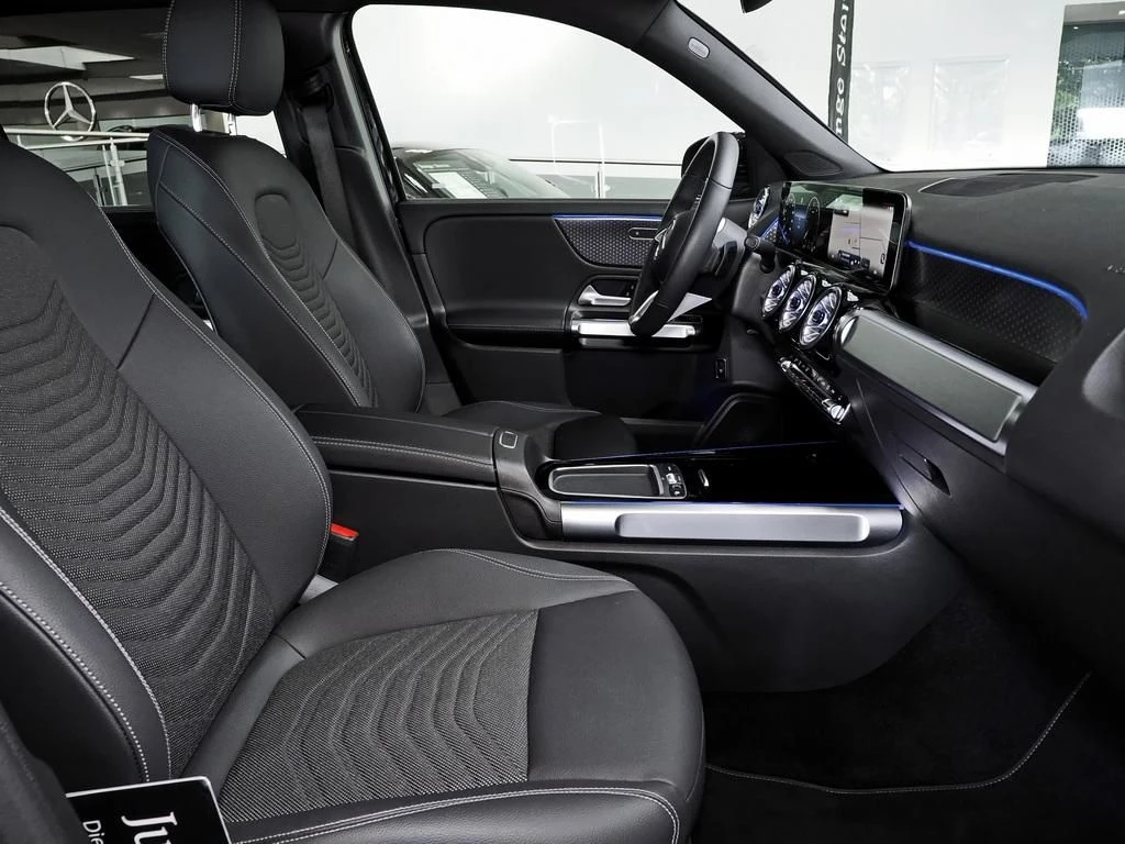 Mercedes-Benz-GLB 200 d-image-12