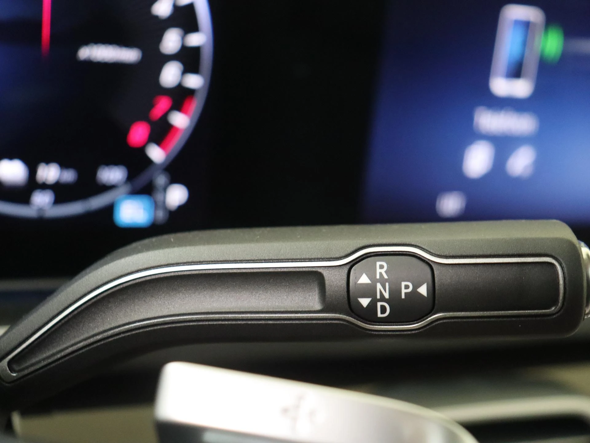 Mercedes-Benz-GLE-image-13