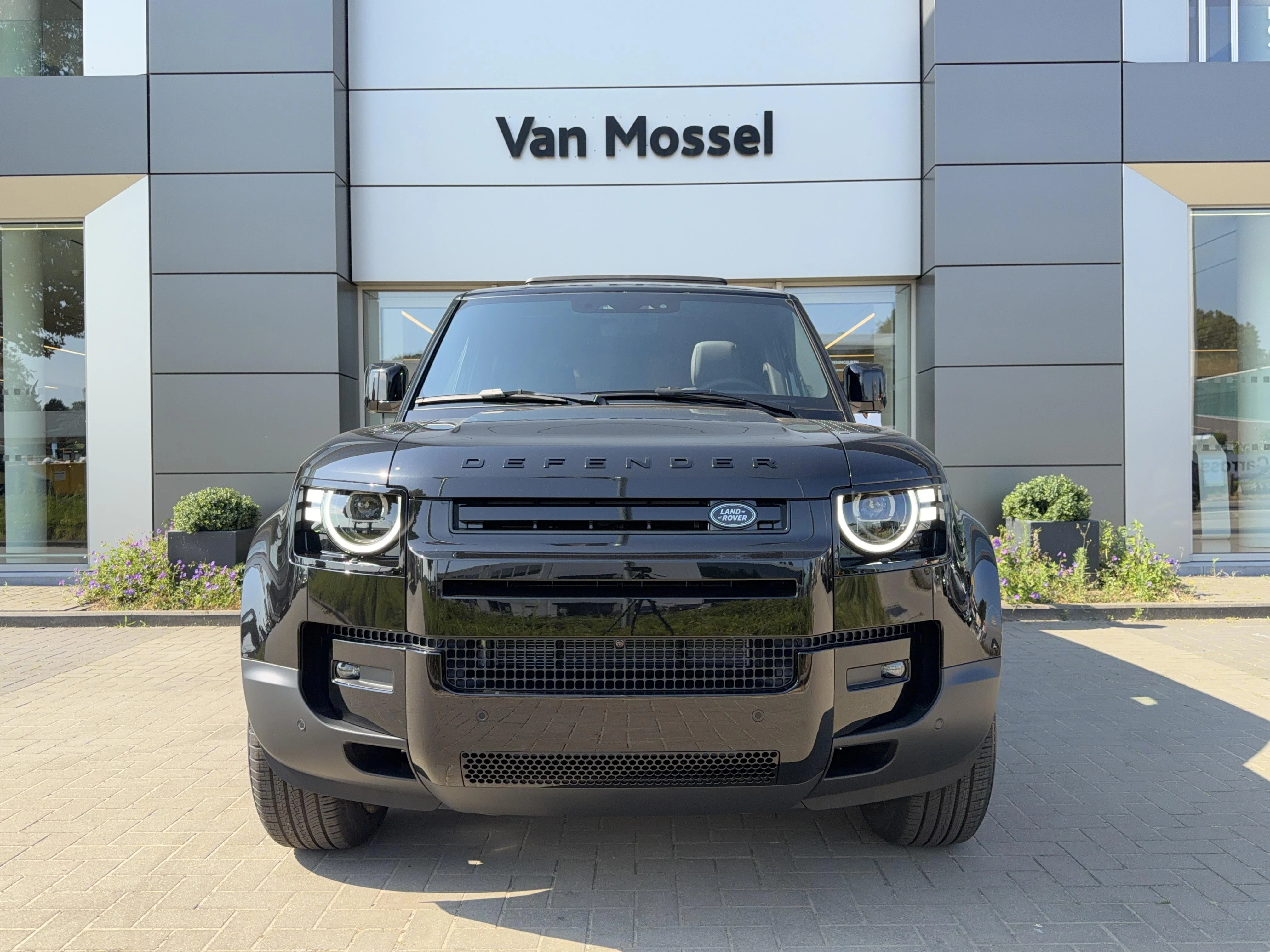 Land Rover Defender 110 D250 S edition AWD Auto. 26MY