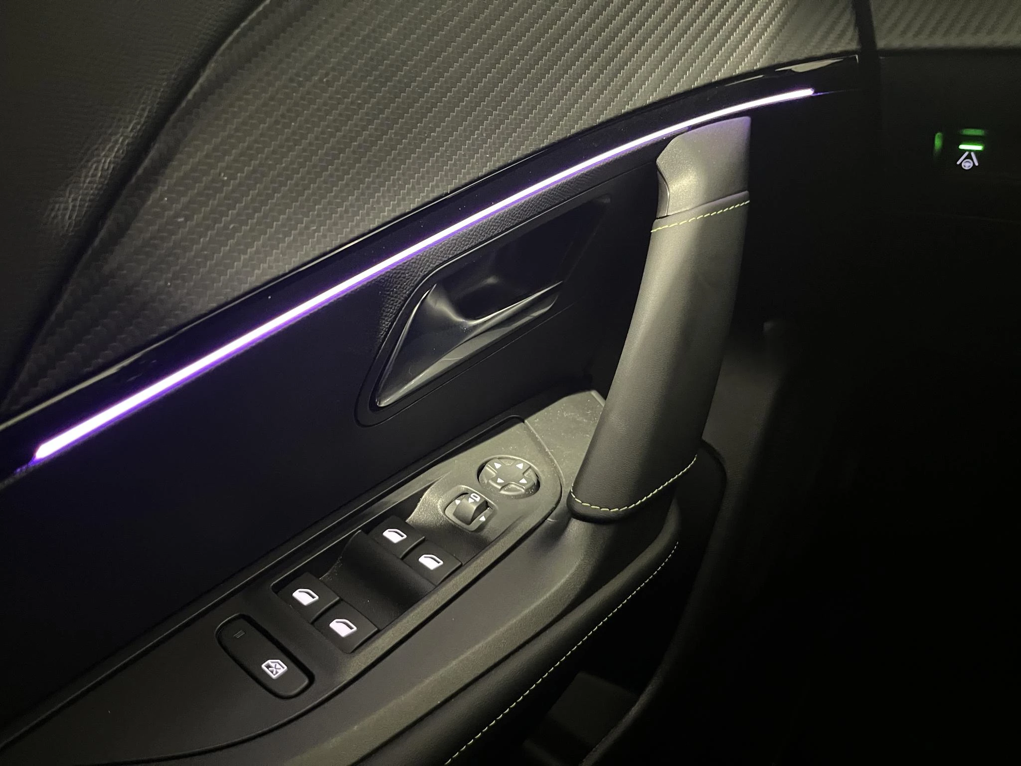 Peugeot-e-2008-image-16
