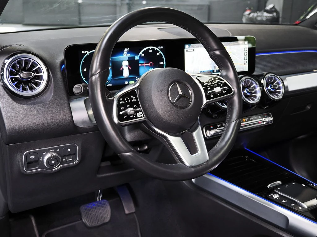 Mercedes-Benz-EQB 250-image-9