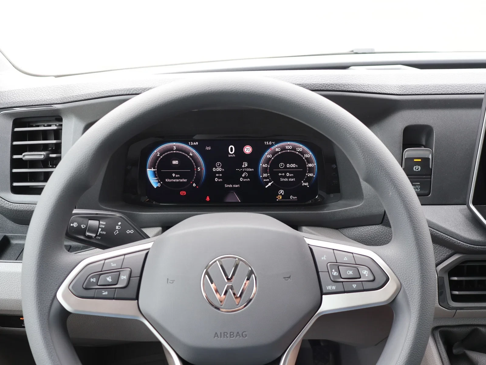 Volkswagen-Crafter-image-10