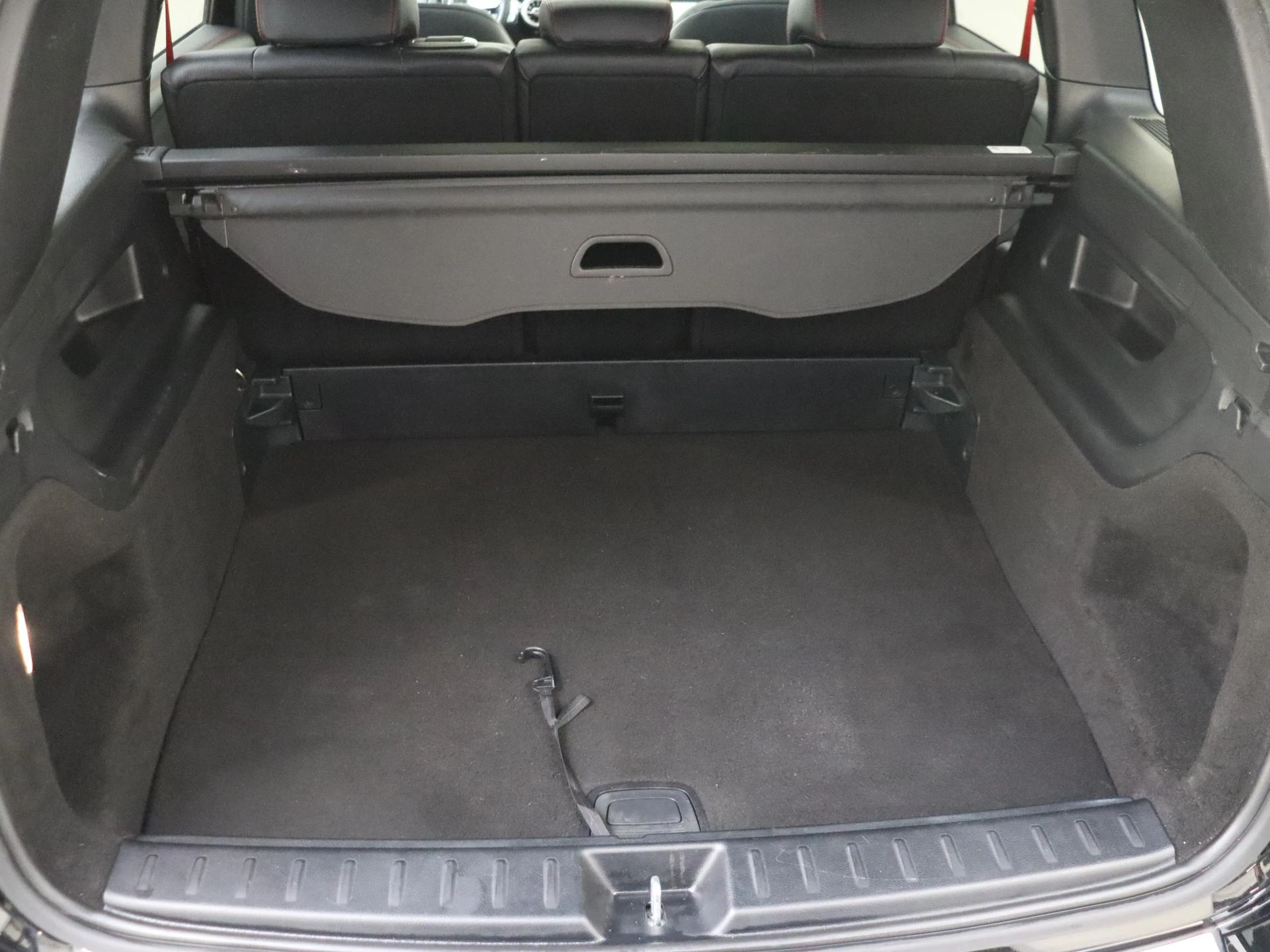 Mercedes-Benz-GLB-image-41