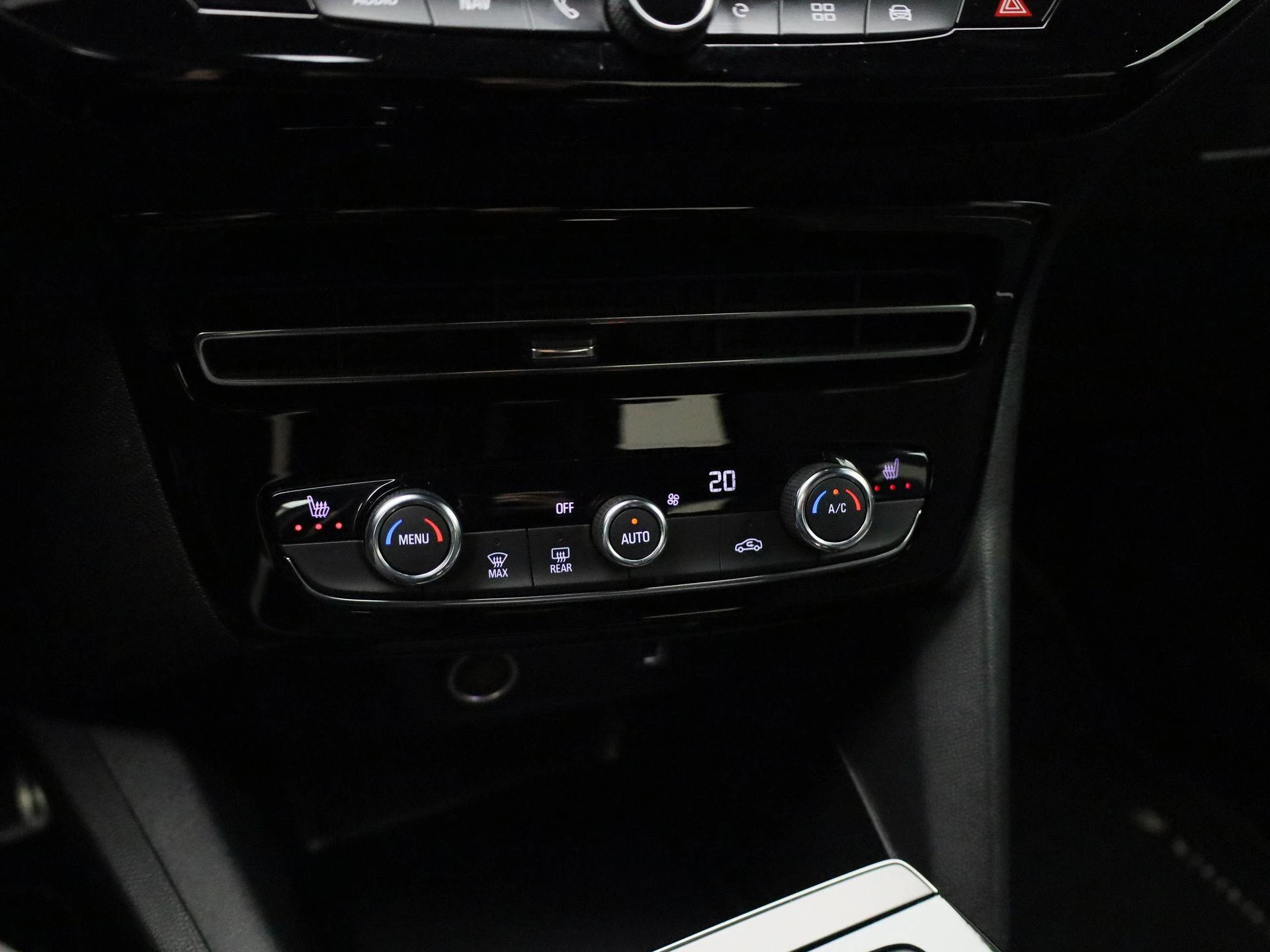 Opel-Mokka-e-image-18