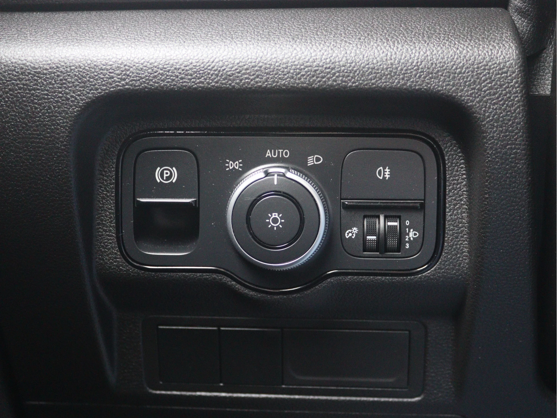 Mercedes-Benz-Citan-image-11