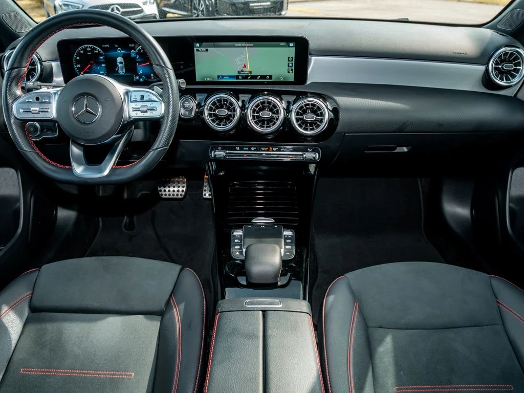 Mercedes-Benz-A-Klasse 180-image-13