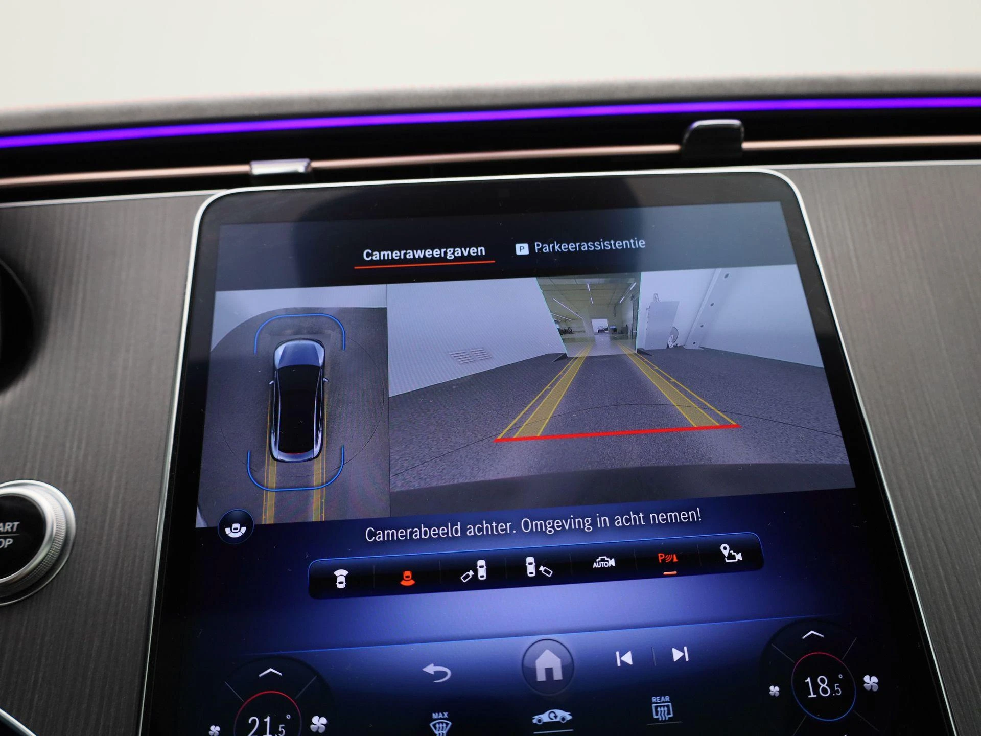 Mercedes-Benz-EQE-image-31