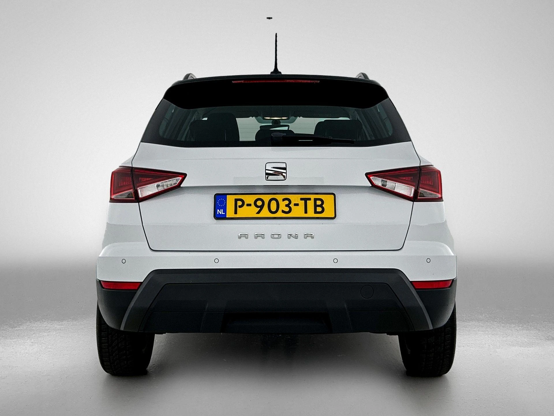 SEAT-Arona-image-2