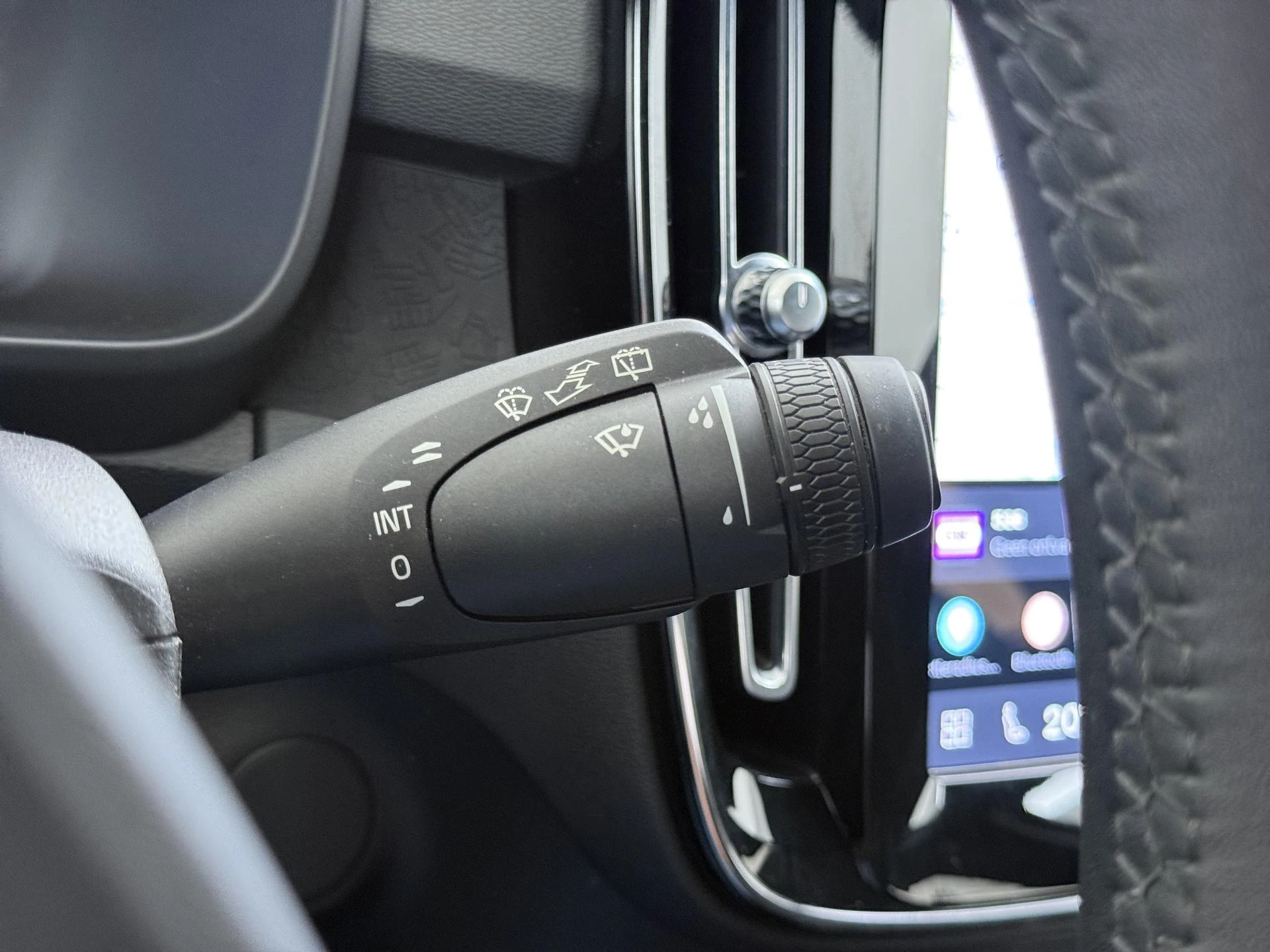 Volvo-XC40-image-21