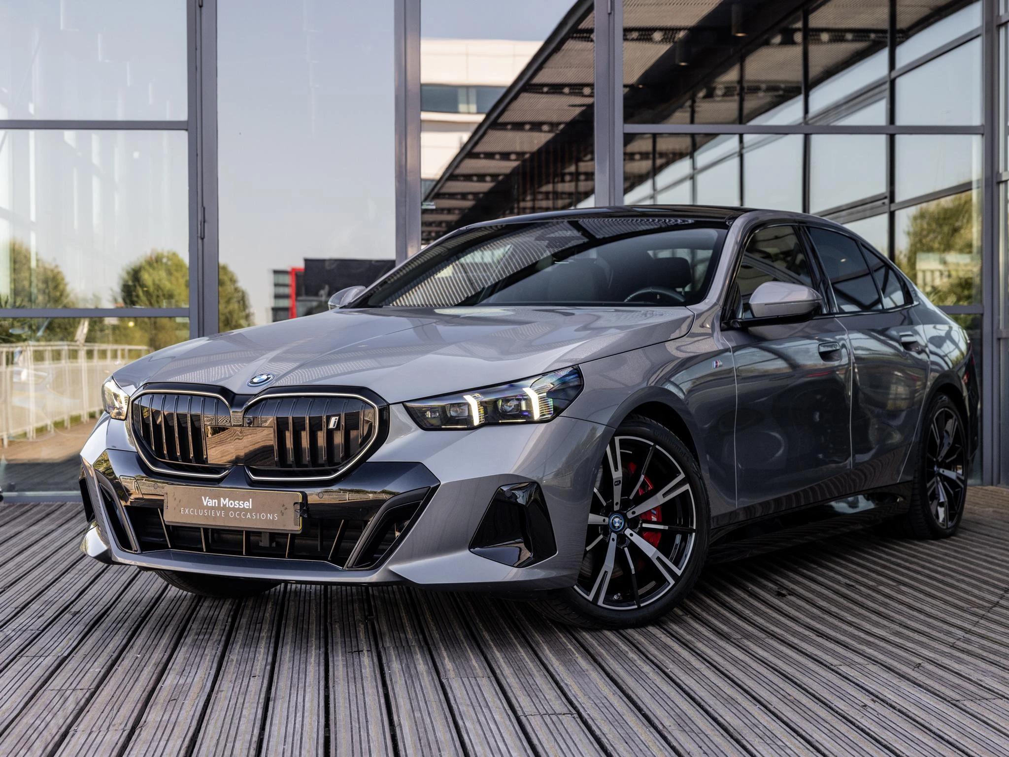 BMW-i5-image-8