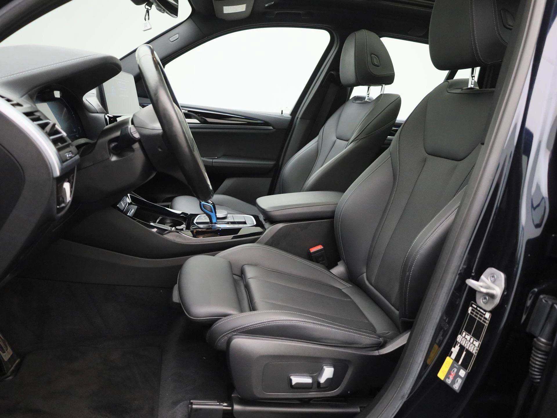 BMW-iX3-image-10