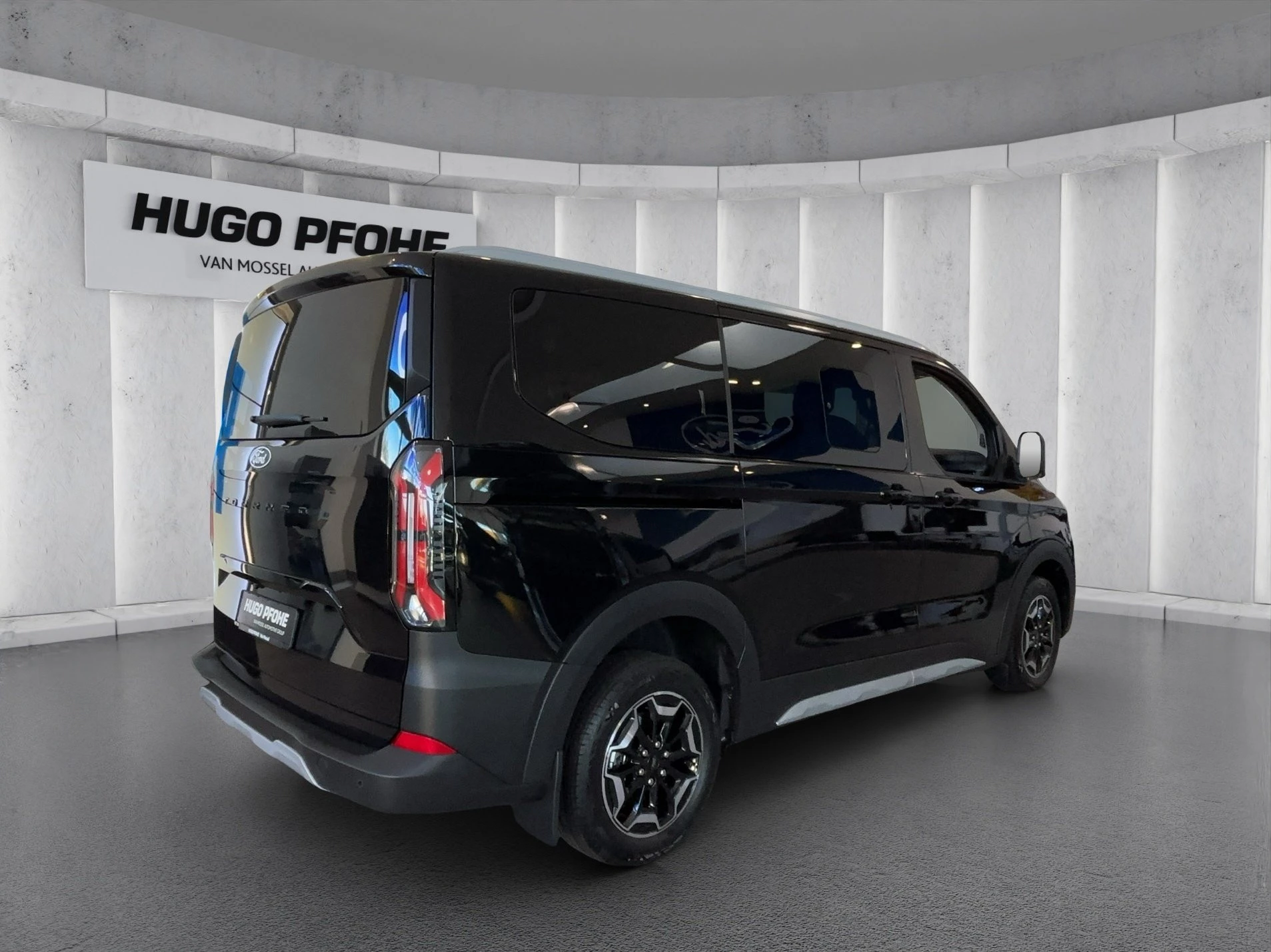 Ford-Tourneo Custom-image-3