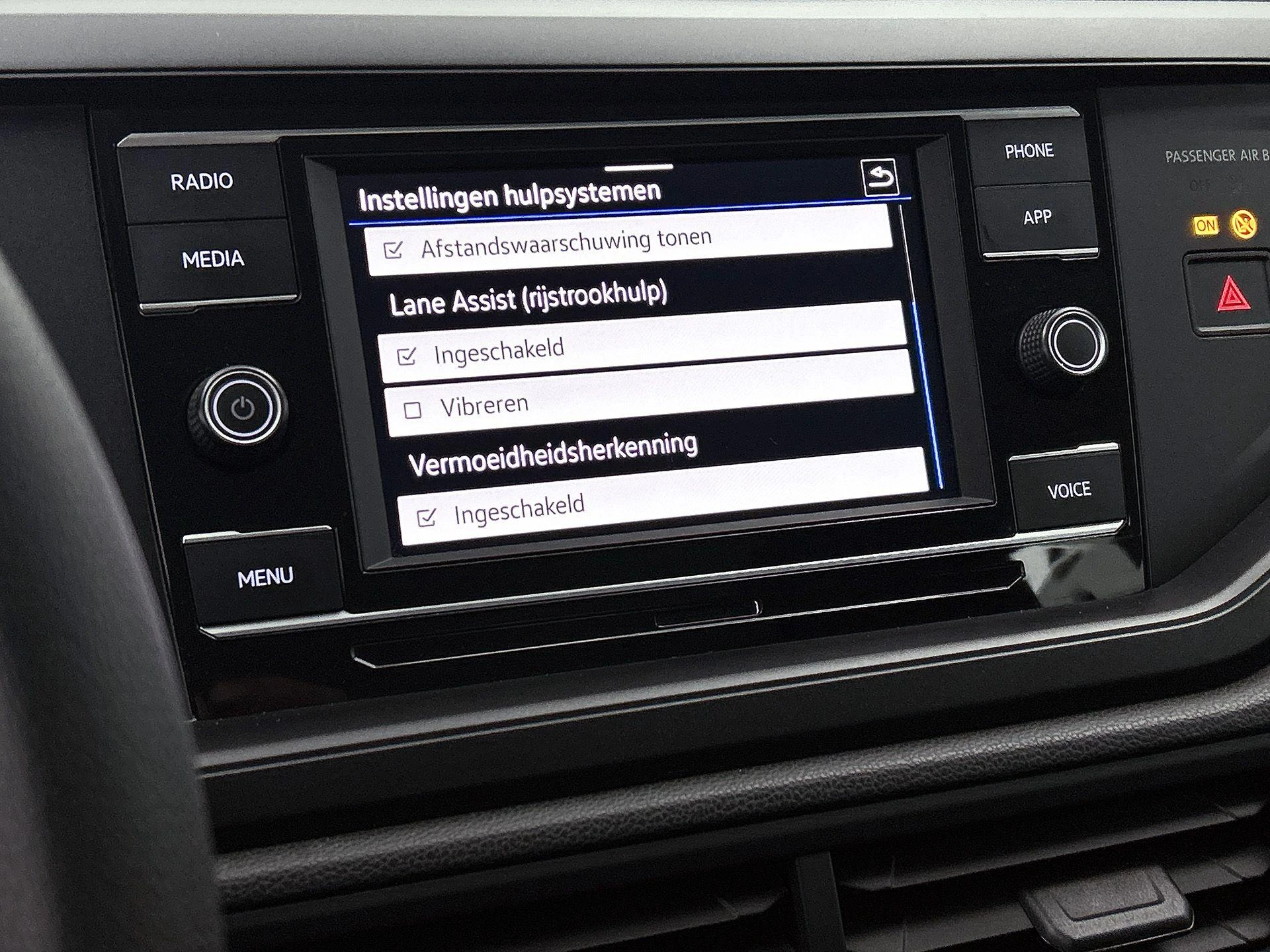 Volkswagen-Polo-image-12
