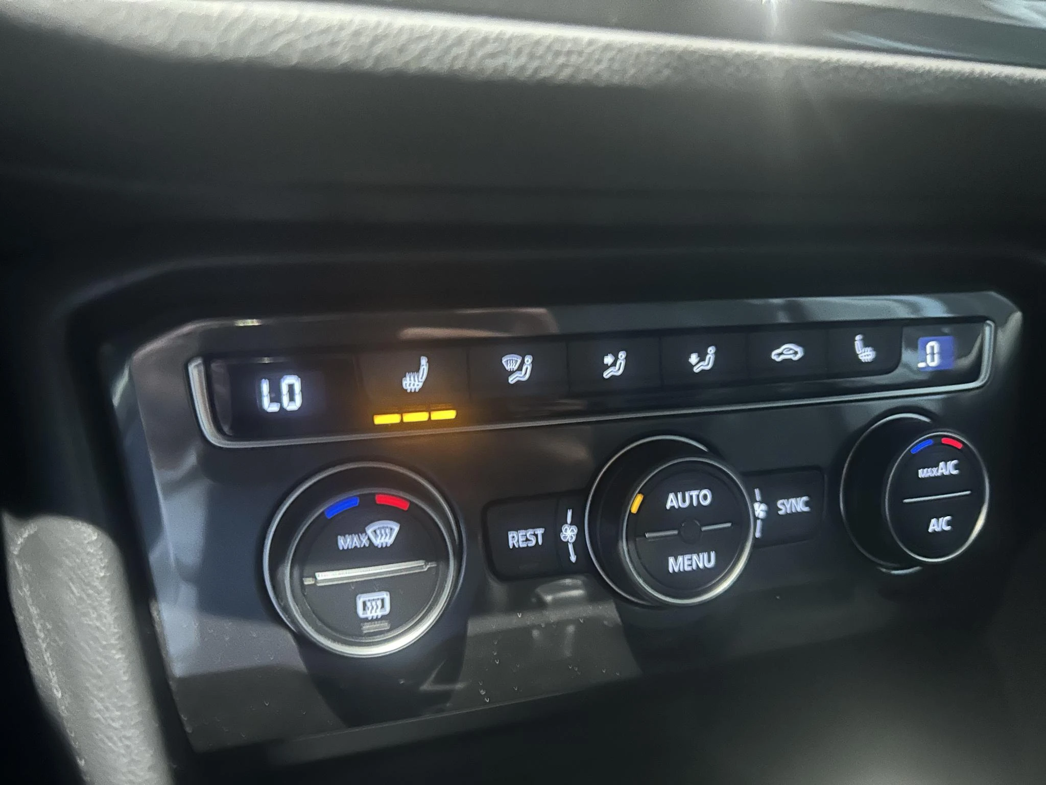 Volkswagen-Tiguan-image-11