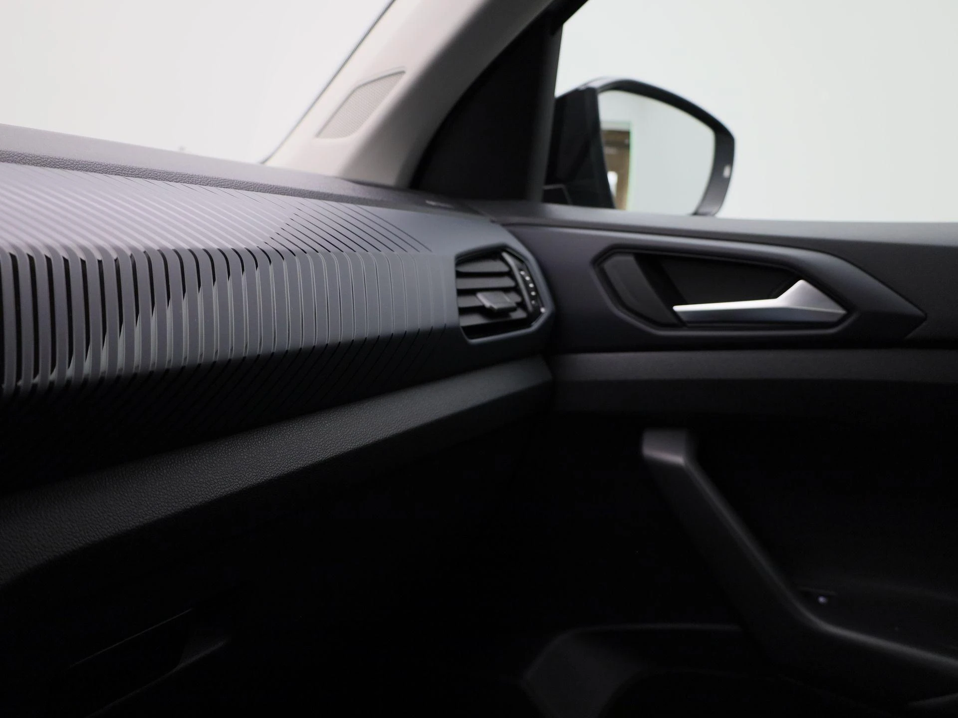 Volkswagen-T-Cross-image-25