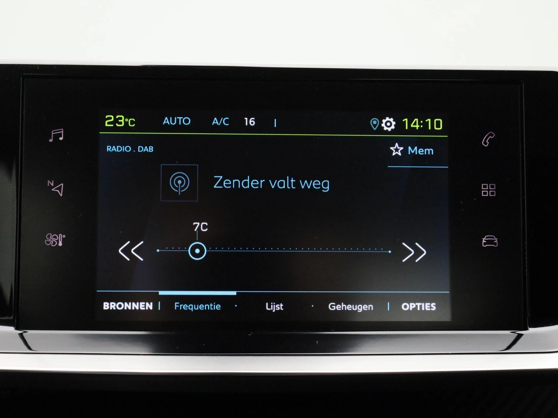 Peugeot e-2008 EV Active 50 kWh
