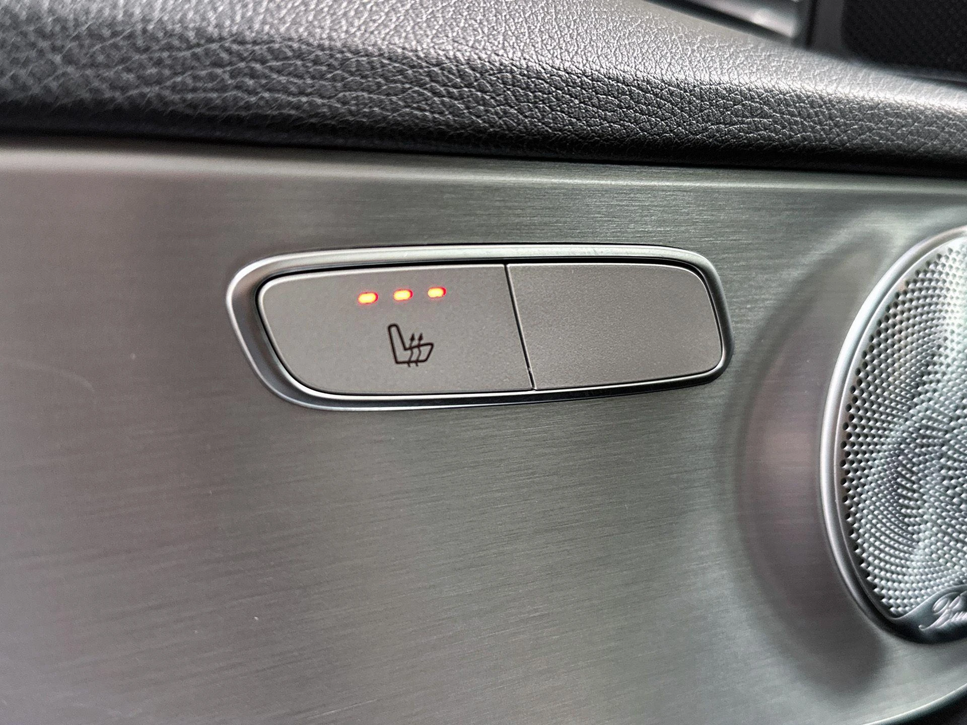 Mercedes-Benz-C-Klasse-image-7